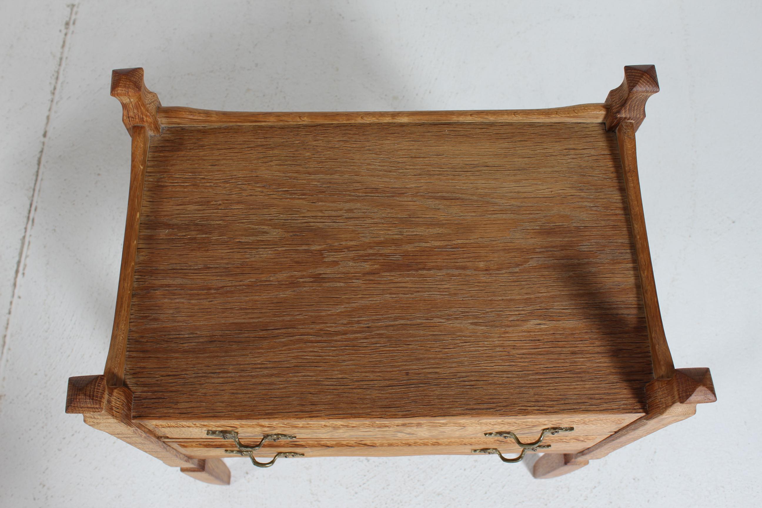 Henning  Pareja de mesitas auxiliares y de noche de roble macizo estilo Kjærnulf  1970s Roble en venta