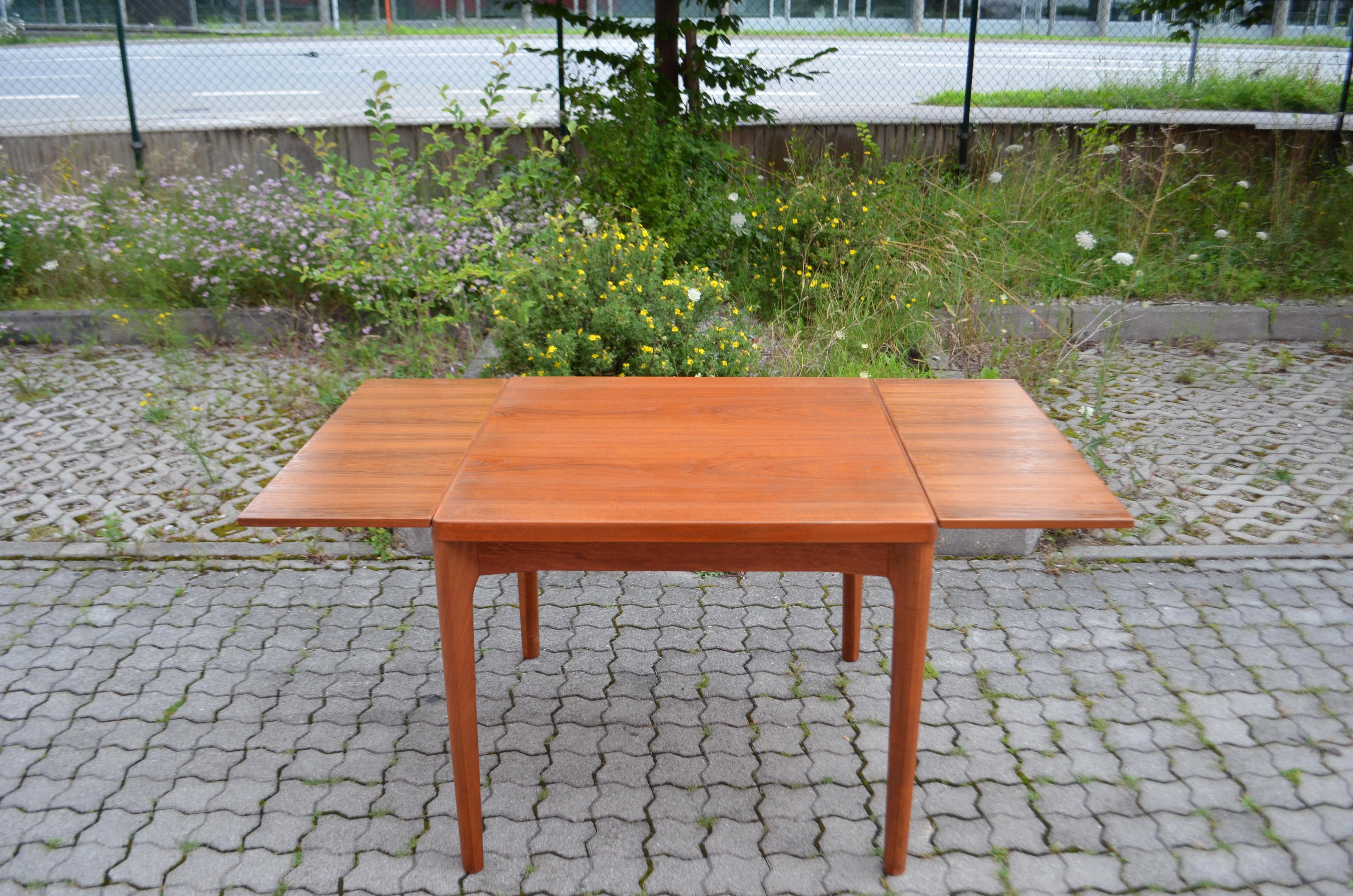 Table de salle à manger en teck Henning Kjaernulf pour Vejle Stole Moebelfabrik Bon état - En vente à Munich, Bavaria