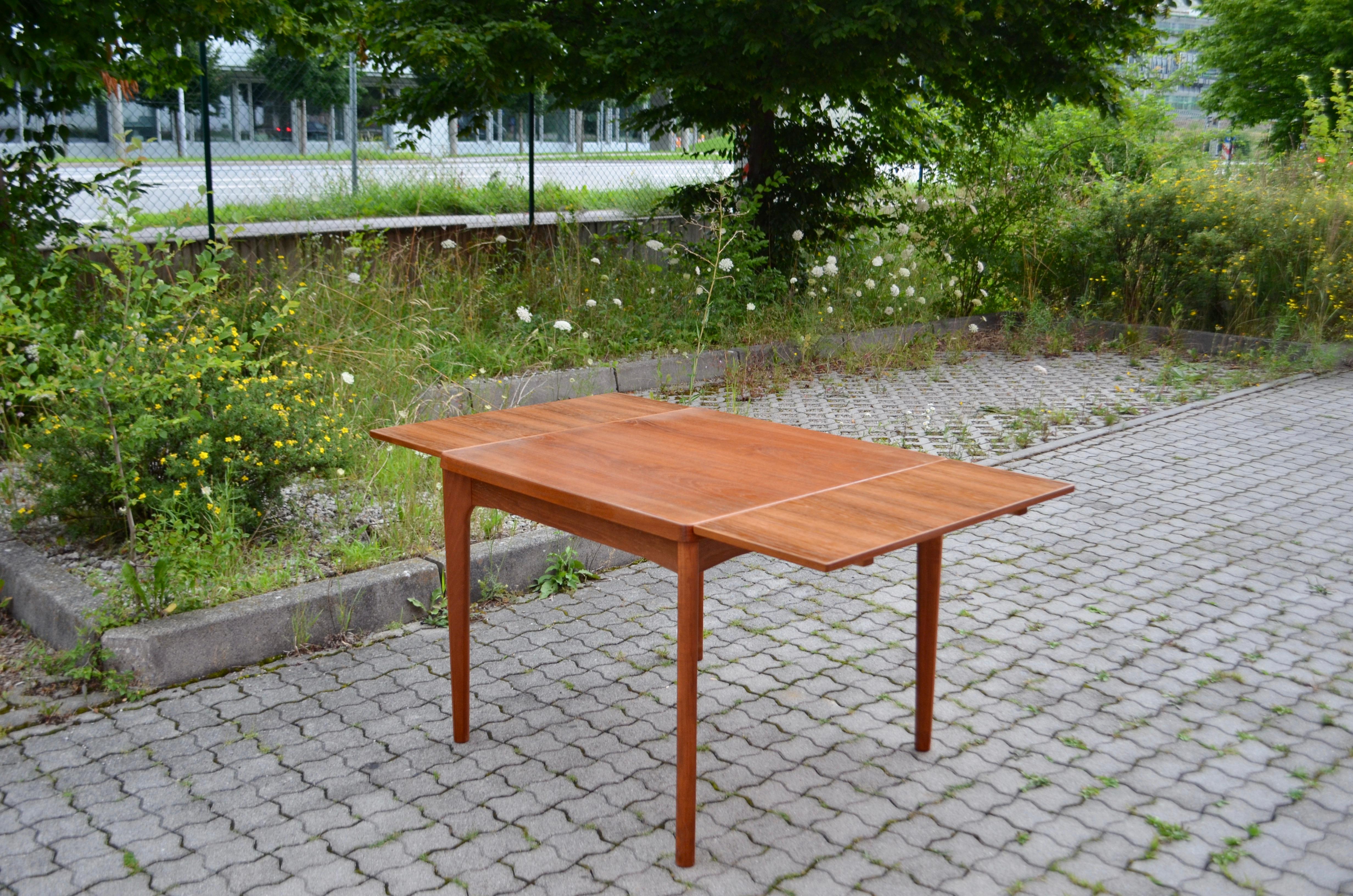 20th Century Henning Kjaernulf Teak Dining Table for Vejle Stole Moebelfabrik For Sale