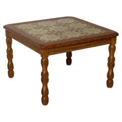 Tavolino con piastrelle di Henning Kjærnulf, stile danese Mid-Century Modern, anni ’60
