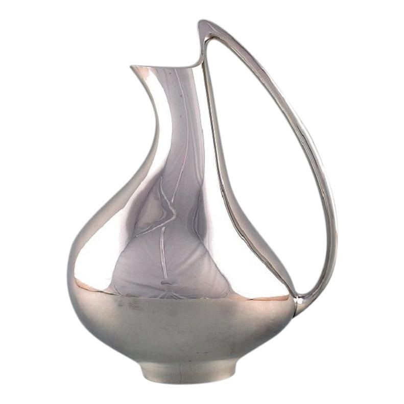 Henning Koppel para Georg Jensen, Jarra modernista de plata de ley