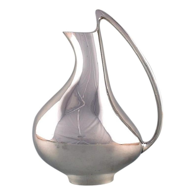 Henning Koppel pour Georg Jensen:: cruche moderniste en argent sterling