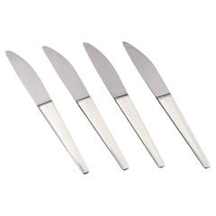 Henning Koppel for Georg Jensen. Set of four 'Caravel' dinner knives.