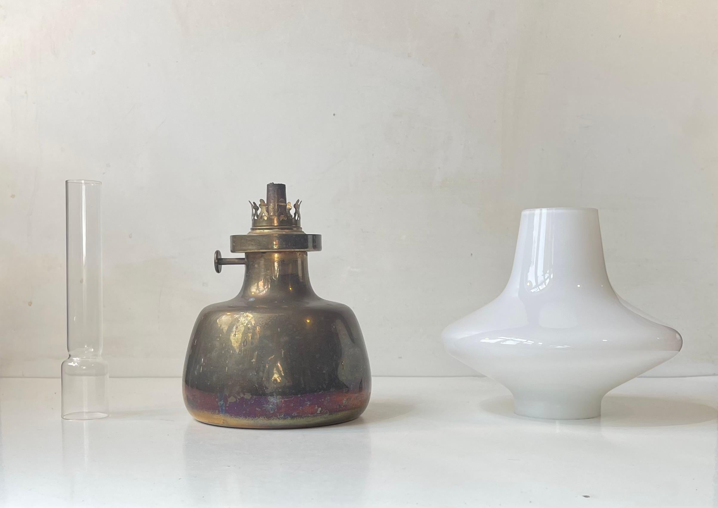 Mid-Century Modern Henning Koppel - Lampe de table à l'huile vintage Petronella pour Louis Poulsen en vente