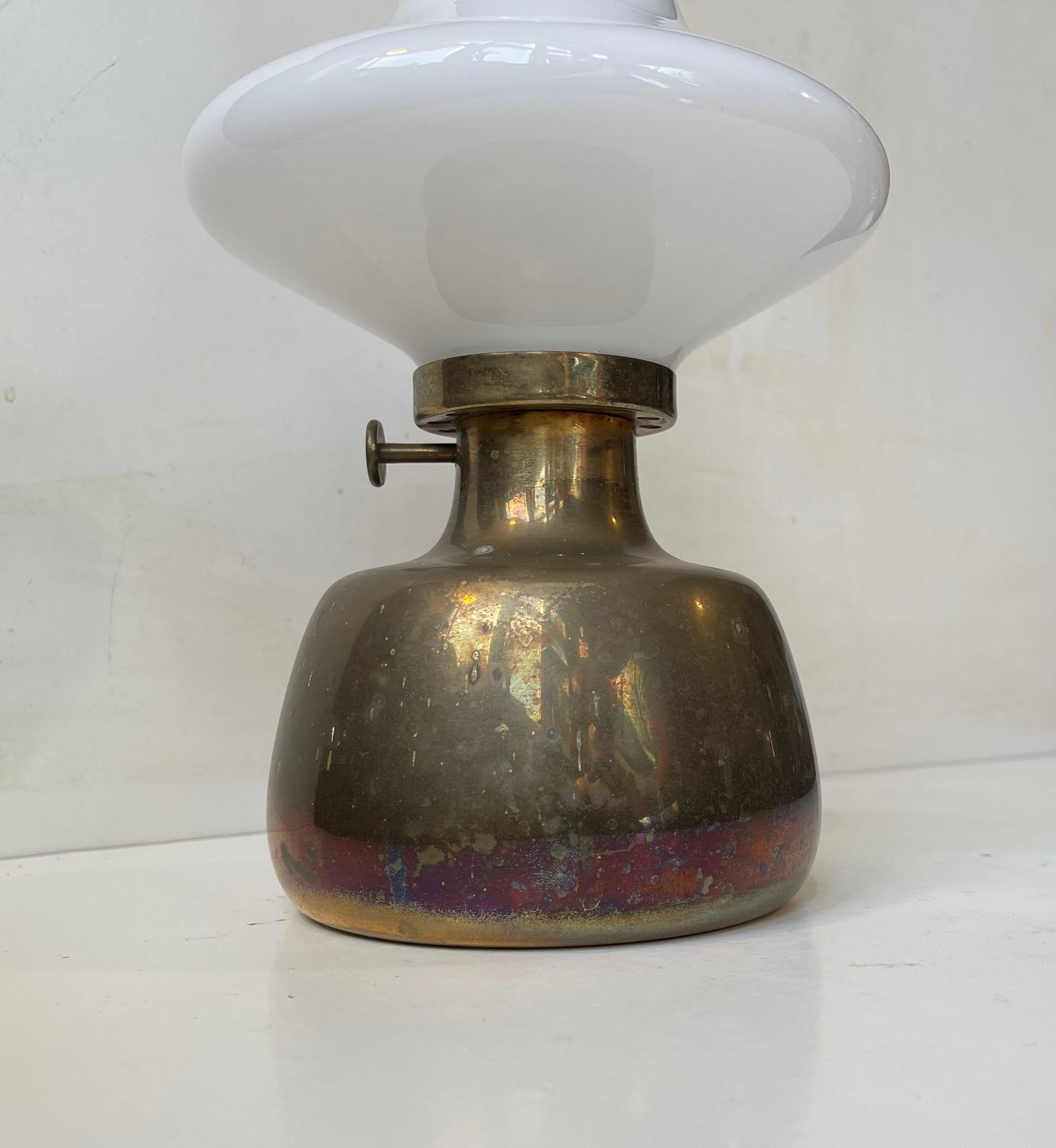 Henning Koppel - Lampe de table à l'huile vintage Petronella pour Louis Poulsen en vente 2