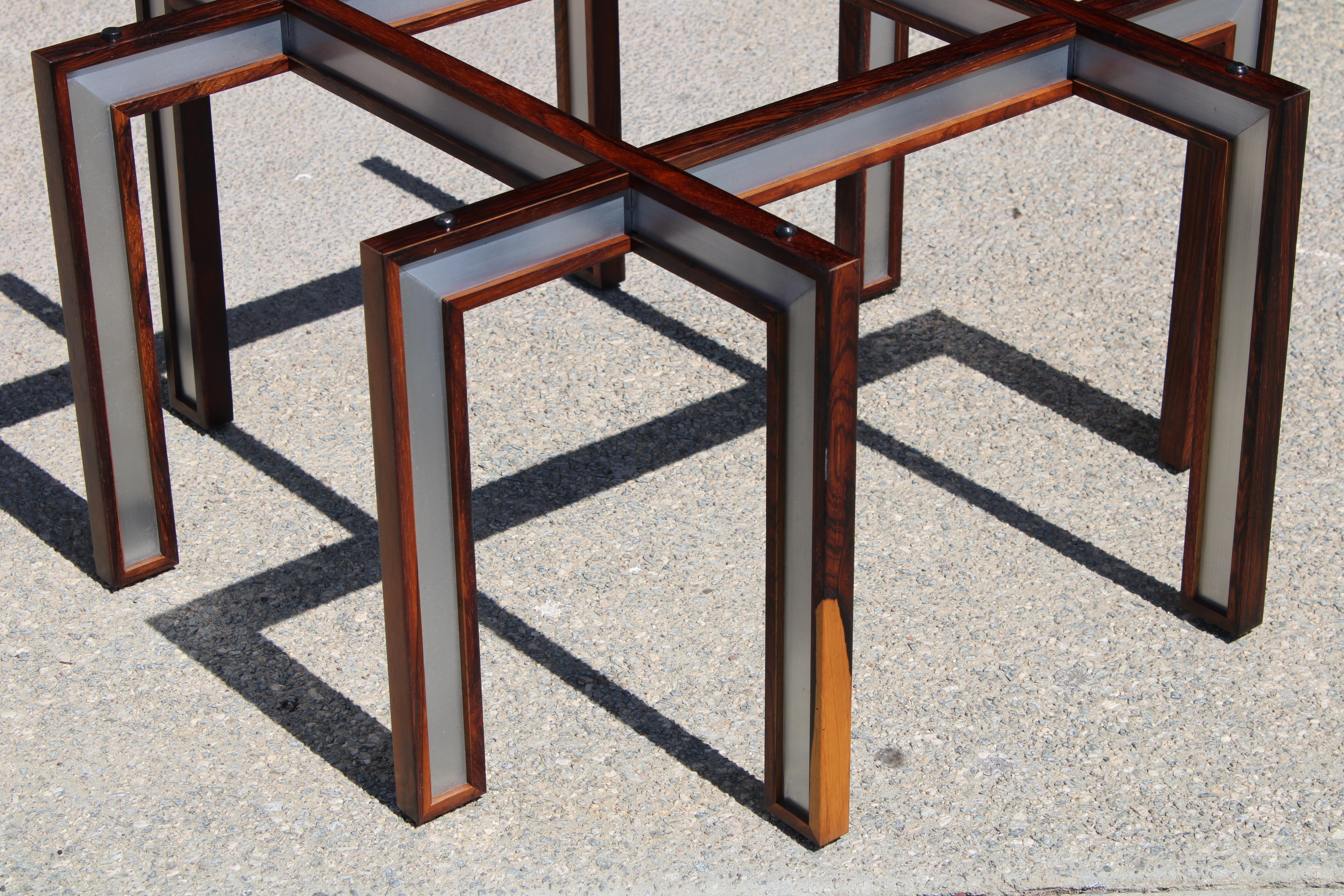 Danois Henning Korch pour C.I.C. Table basse Christensen en palissandre et aluminium en vente