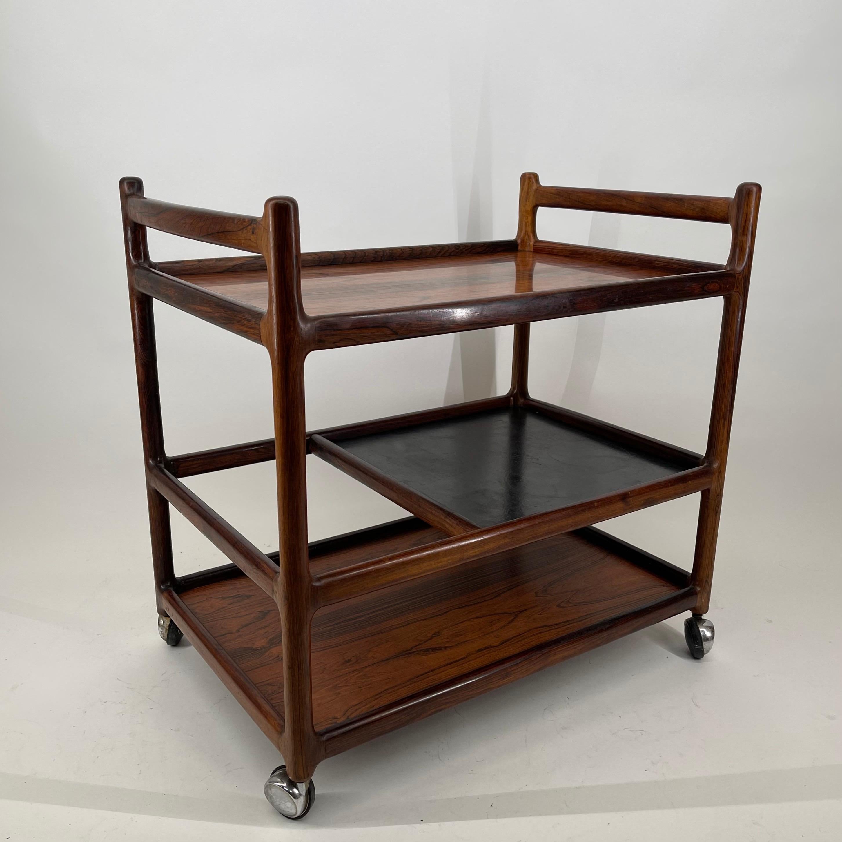 Henning Korch Wooden Serving Bar Cart for C.F. Christensen, Denmark, 1960s In Good Condition For Sale In Vienna, AT