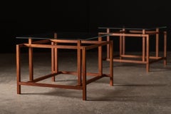 Henning Norgaard per Komfort Mobler Tavolini architettonici in teak e vetro
