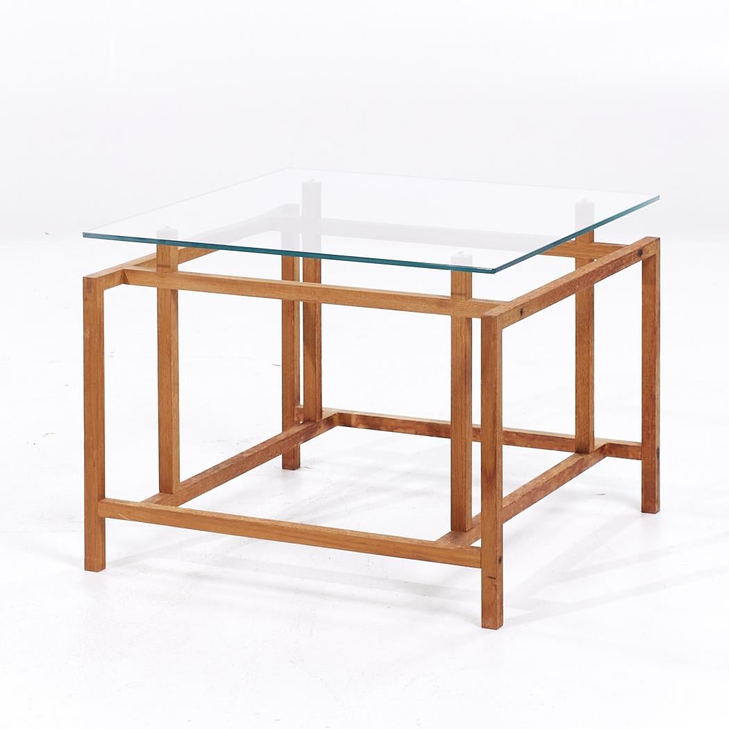 Henning Norgaard para Komfort Mobler MCM Mesas auxiliares de teca y cristal - Pareja finales del siglo XX en venta