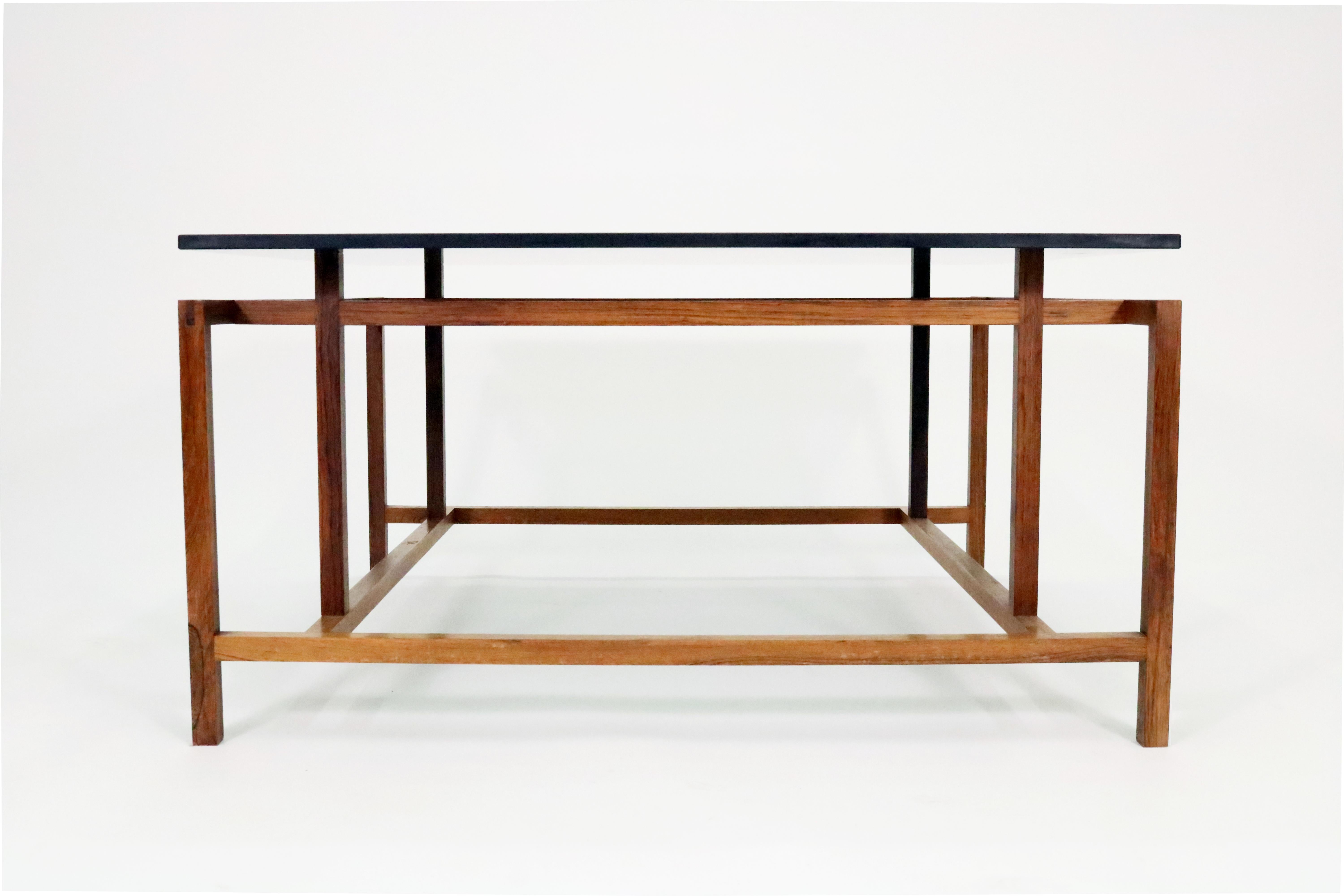 Henning Norgaard pour Komfort table basse en bois de rose et plateau en verre flottant en vente 2