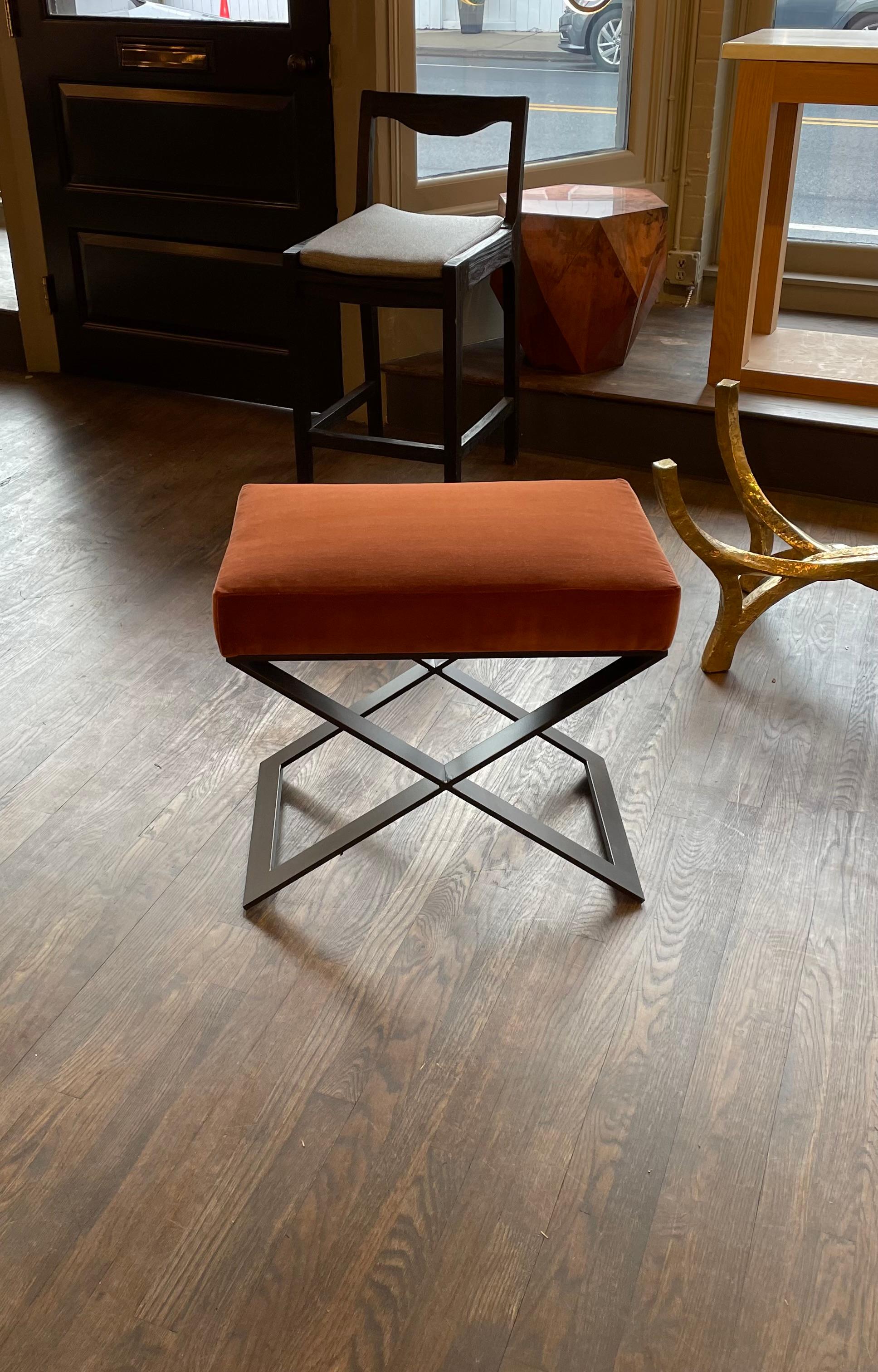 Sleek upholstered stool with Cris cross metal base.
Price listed is COM. Can be made in custom sizes and base finishes.
Standard base finishes are Black or Statuary Bronze.
ASTELE Velvet and leather options available for an additional cost.