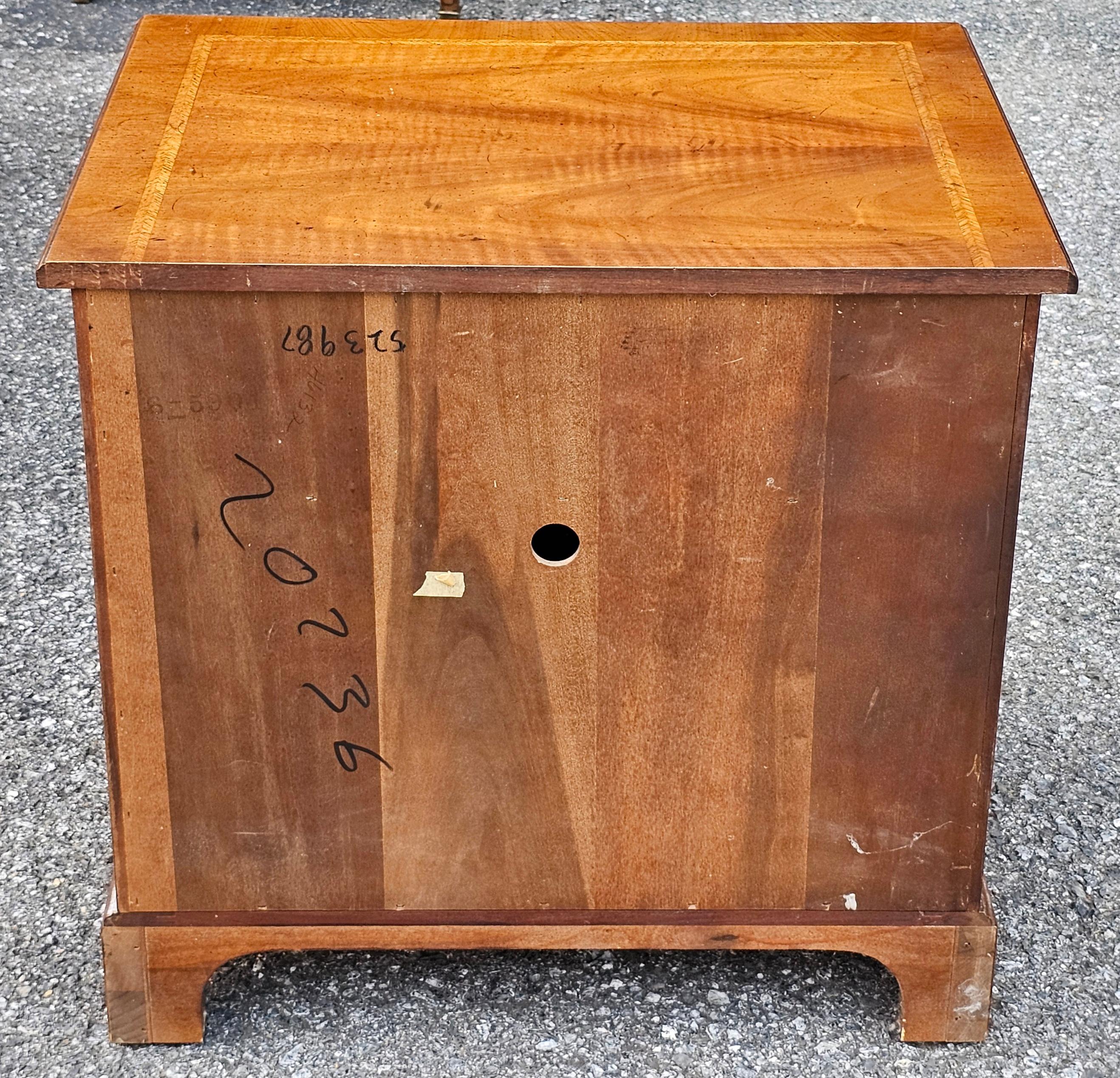 Henredon 18ème siècle Portfolio Cabinet d'appoint en acajou incrusté de bois de satin en vente 3