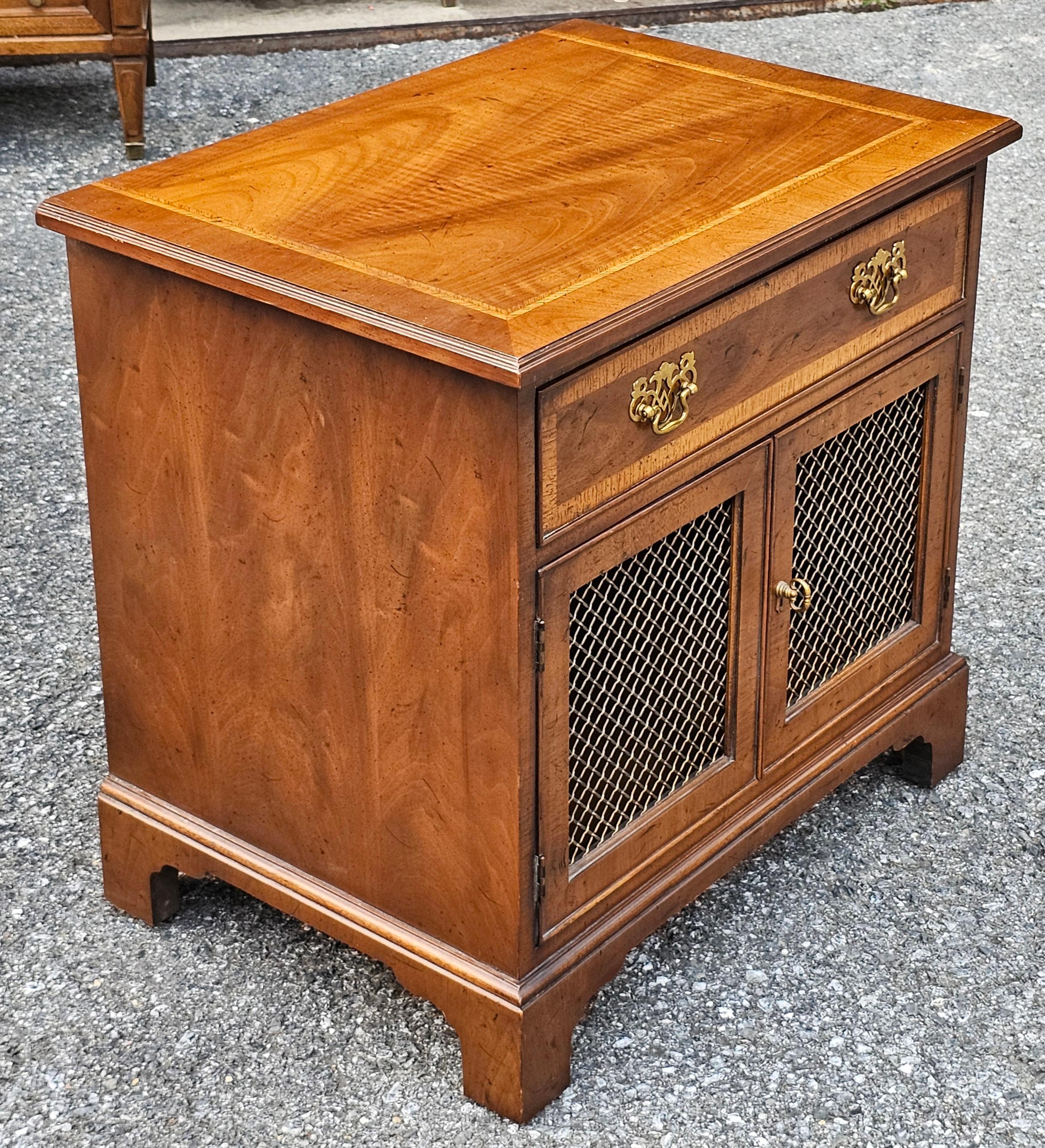 20ième siècle Henredon 18ème siècle Portfolio Cabinet d'appoint en acajou incrusté de bois de satin en vente