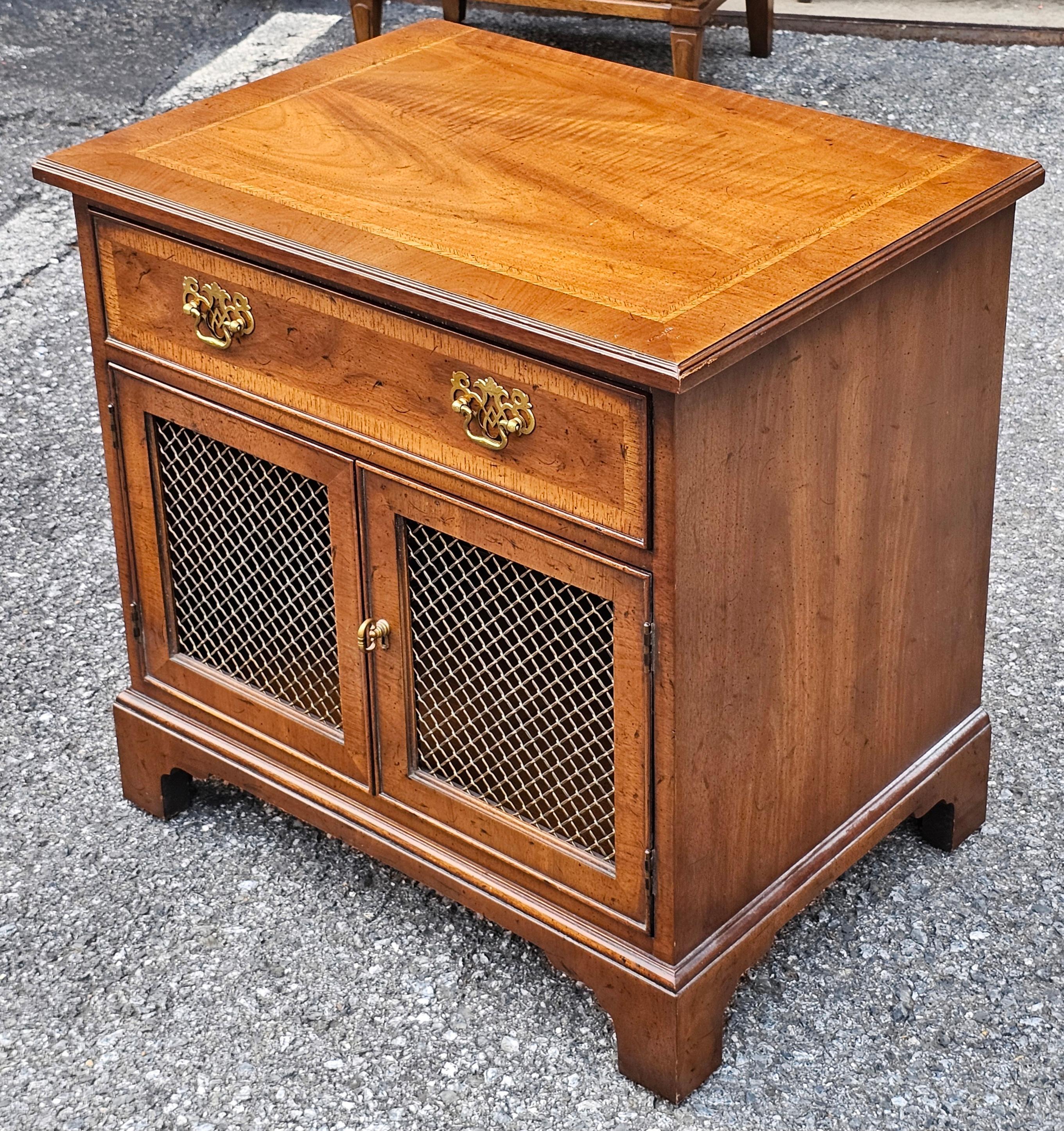 Fil de fer Henredon 18ème siècle Portfolio Cabinet d'appoint en acajou incrusté de bois de satin en vente