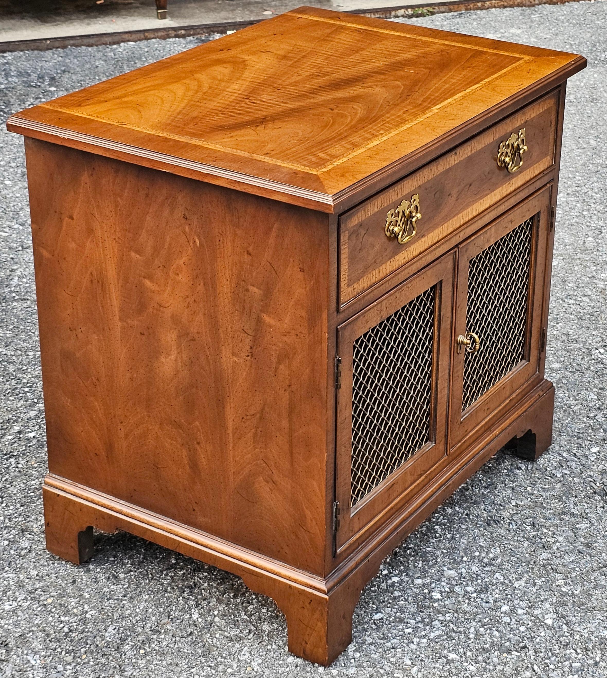 Henredon 18ème siècle Portfolio Cabinet d'appoint en acajou incrusté de bois de satin en vente 1