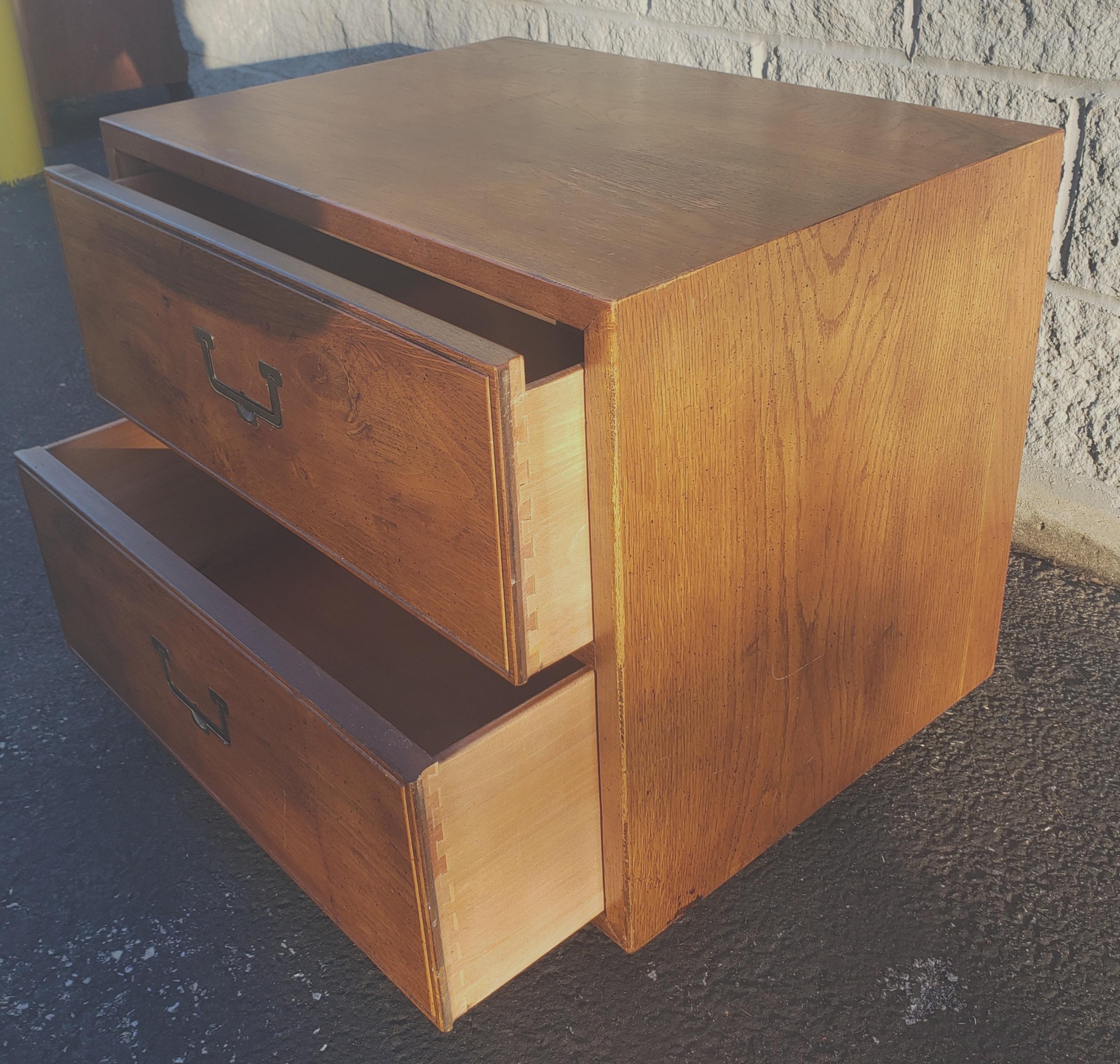 Mid-Century Modern Henredon Artefacts Campaign Collection Oak and Brass Bedside Chest Nightstand For Sale