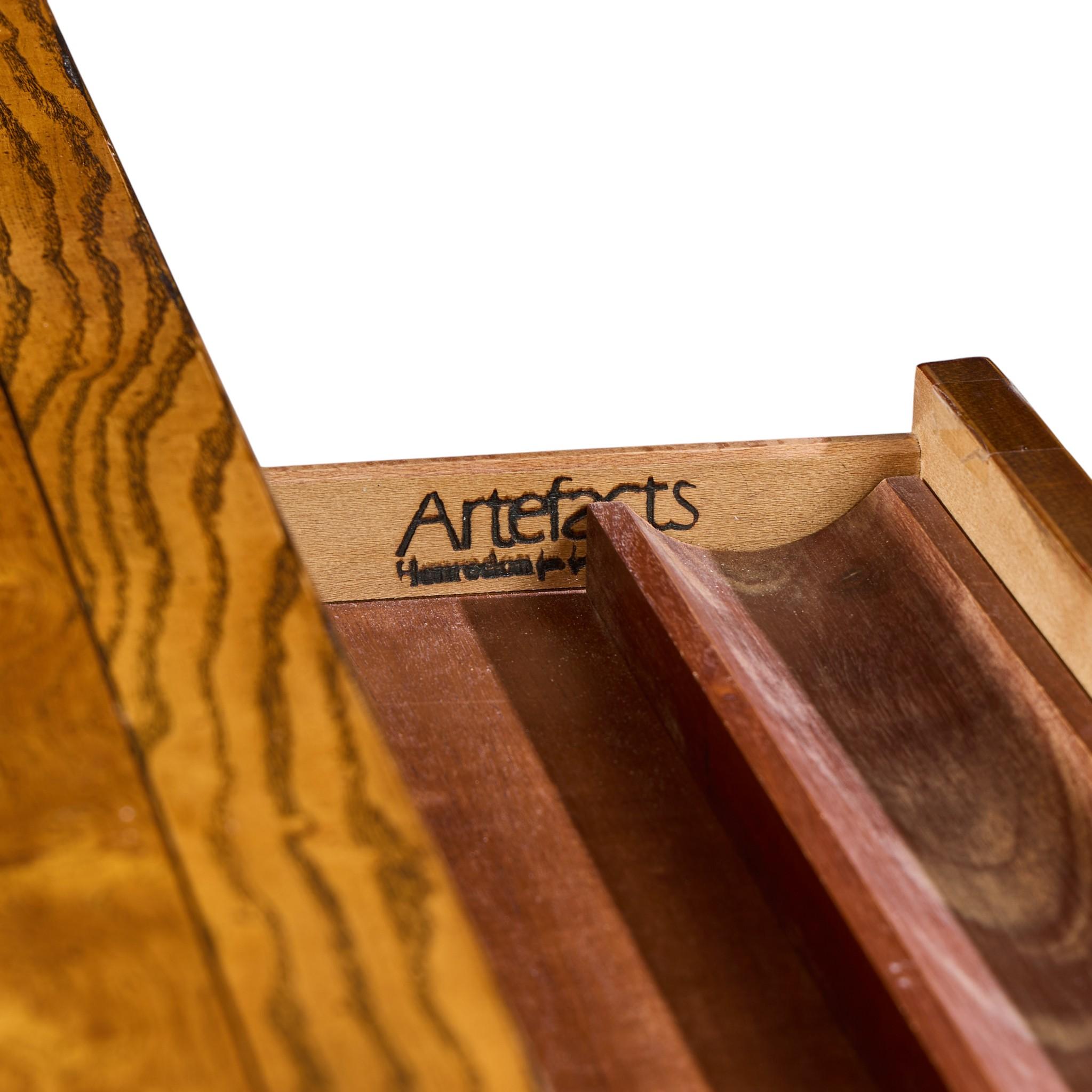 Henredon Artefacts Campaigner-Schreibtisch aus Eiche und Messing im Angebot 4