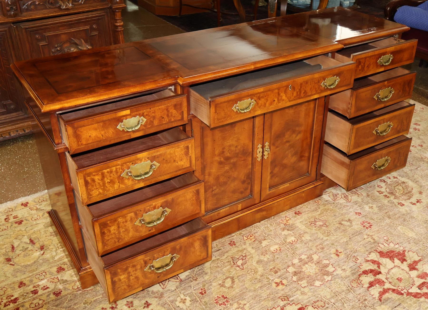 Henredon Ashton Court Burl Walnut Sideboard Server Buffet For Sale 1