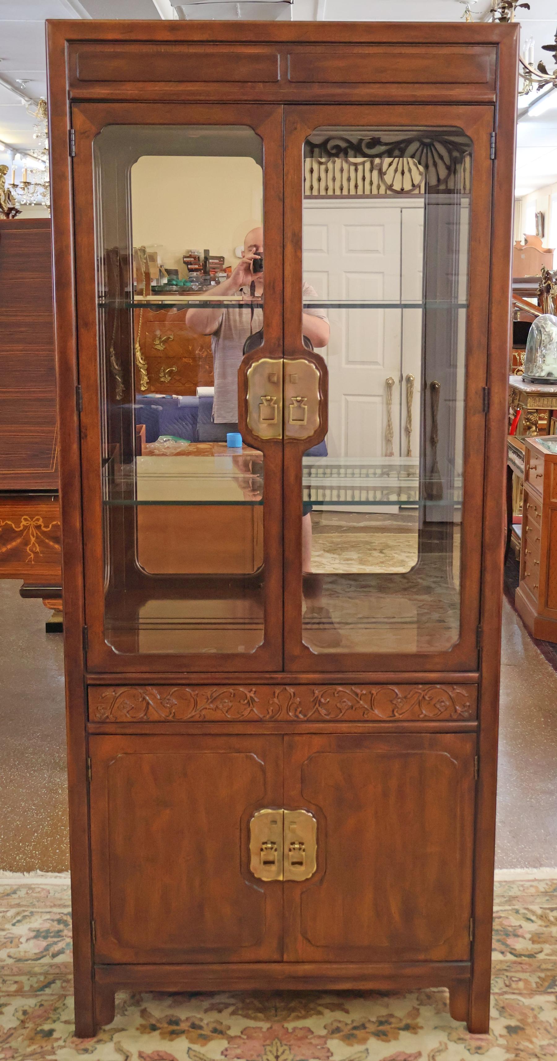 Anglo-Japanese Henredon Asian Style Folio 16 Display Case Curio China Cabinet For Sale