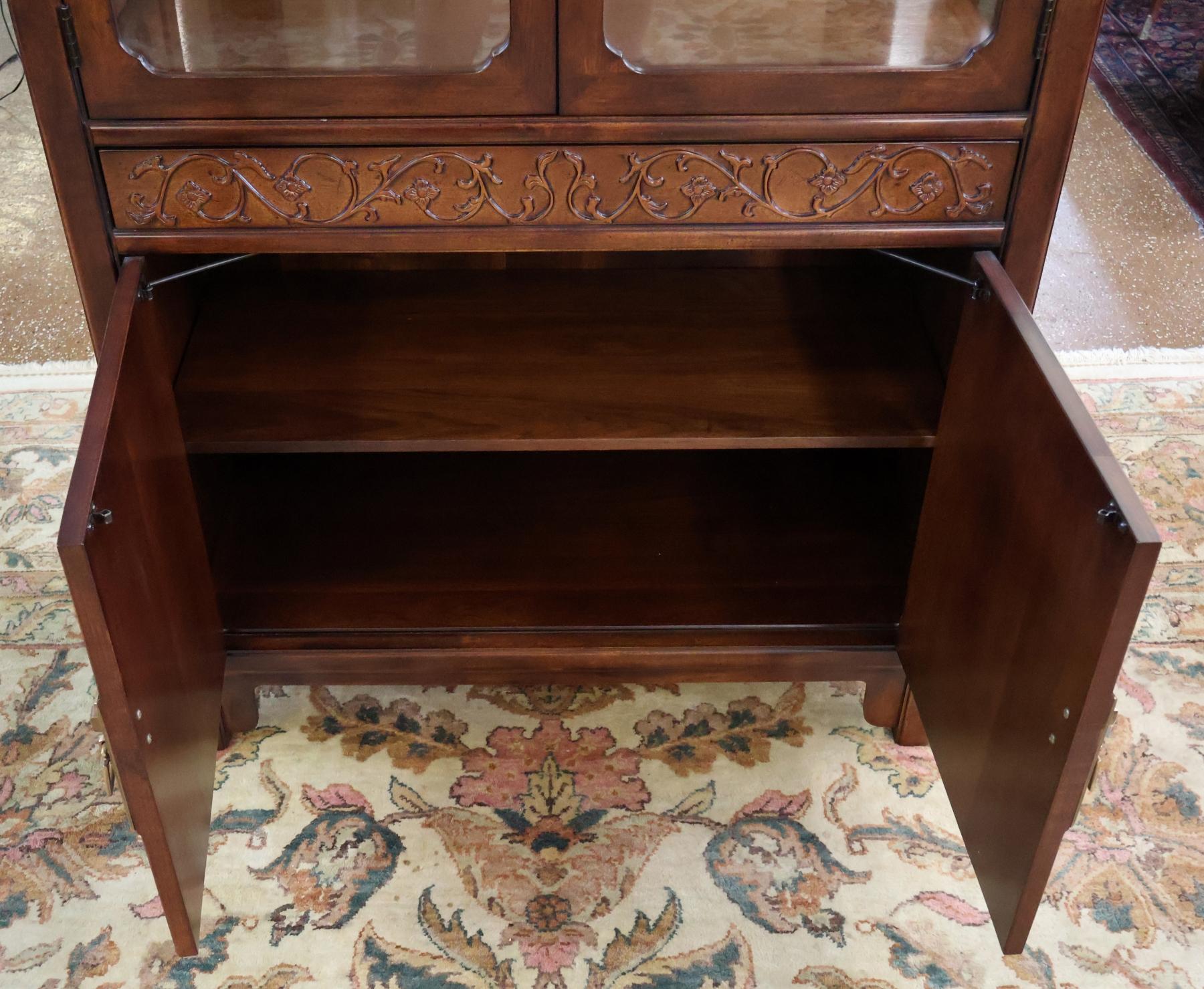 Henredon Asian Style Folio 16 Display Case Curio China Cabinet For Sale 1