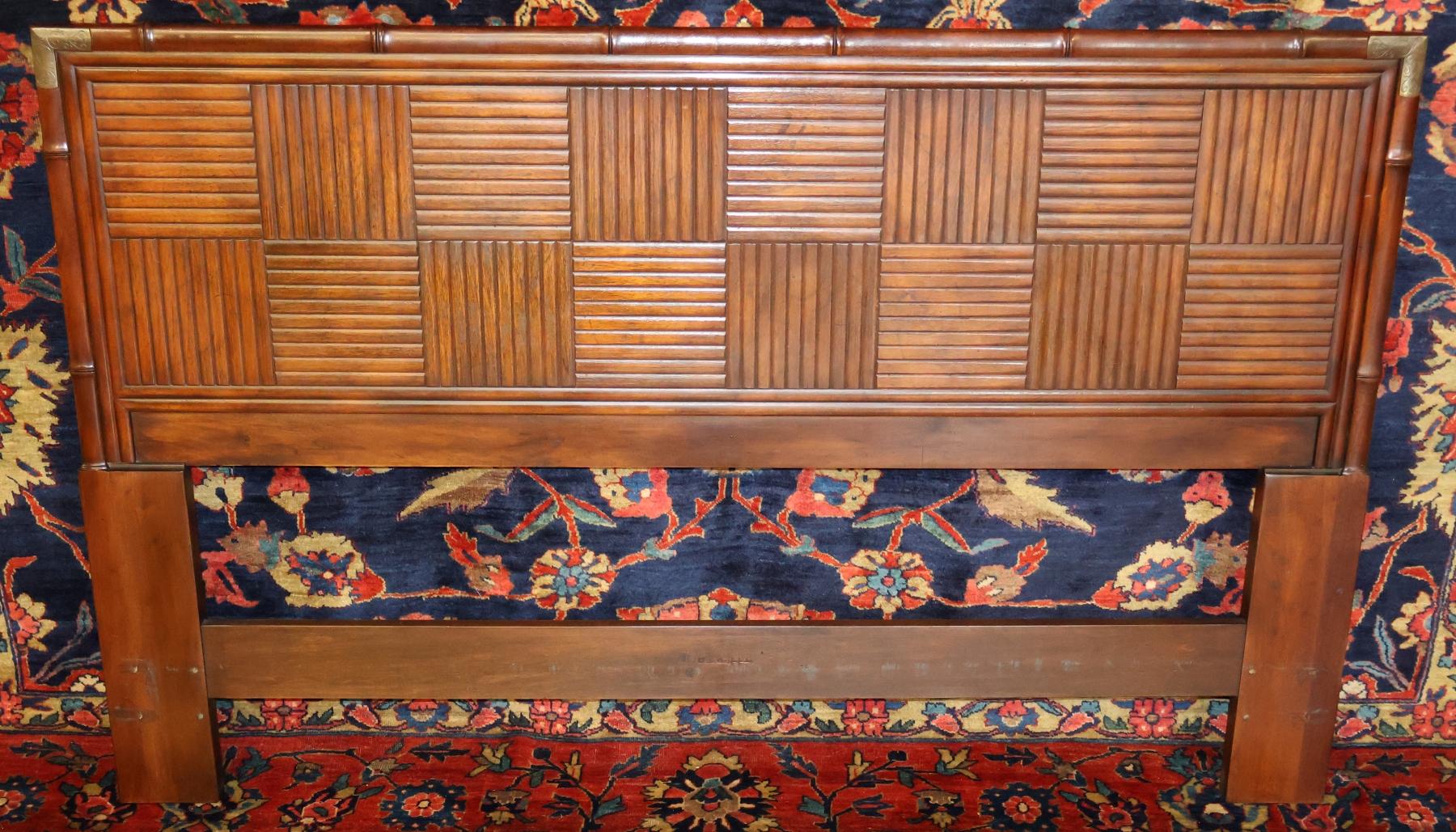 Cabecero de bambú sintético Henredon Asian Tansu Style Queen Size 

Dimensiones : 60