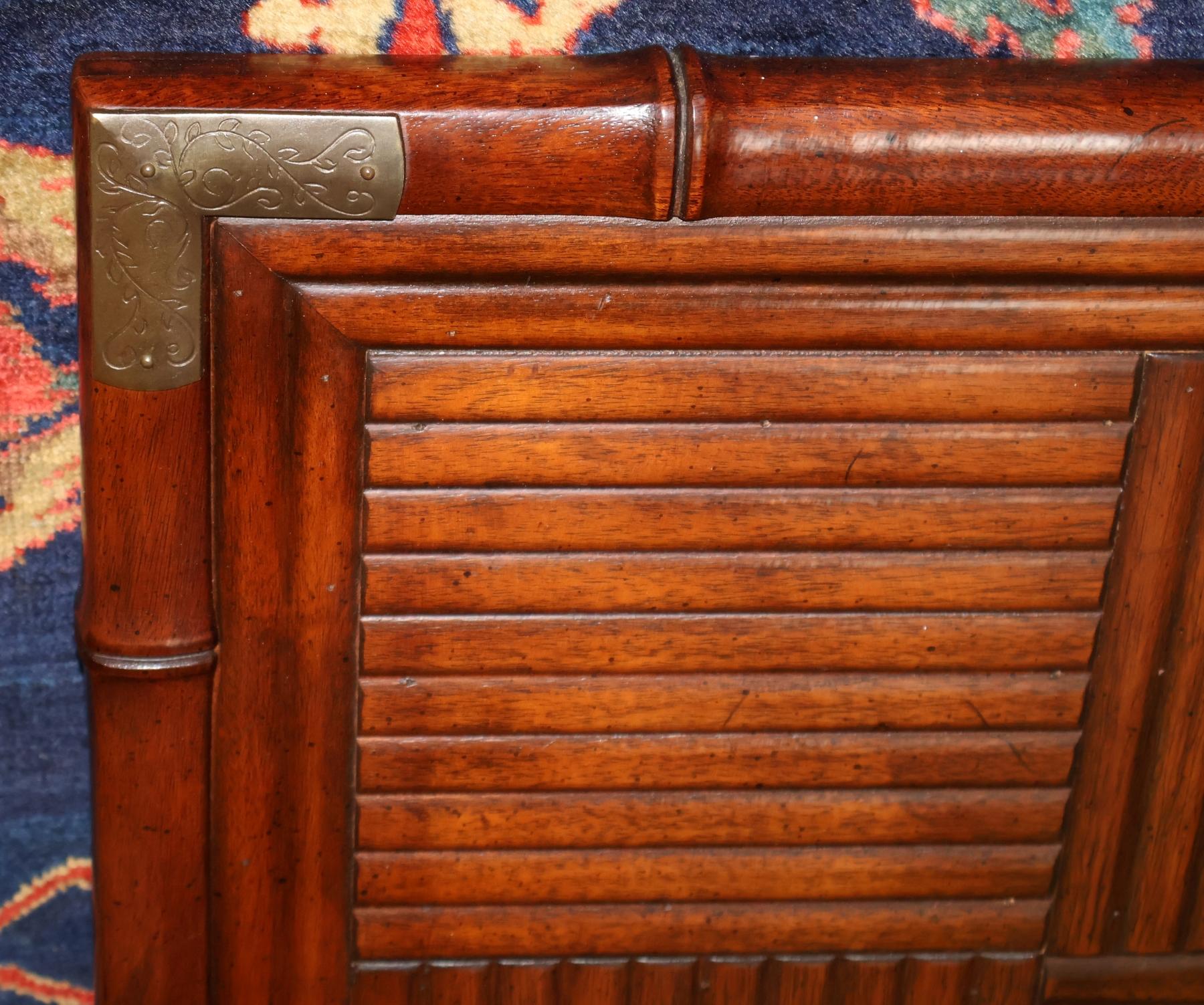 Cabecero de bambú sintético Henredon Asian Tansu Style Queen Size finales del siglo XX en venta