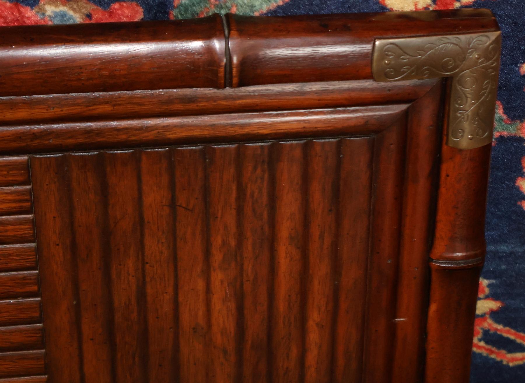 Cabecero de bambú sintético Henredon Asian Tansu Style Queen Size Nogal en venta