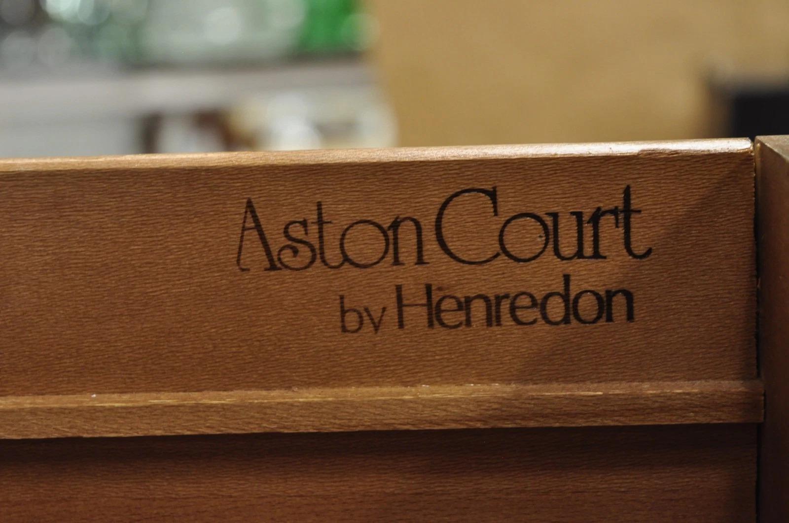 Henredon Aston Court Pecho Alto Cómoda de Caoba Georgiana con Madera de Burl en venta 1