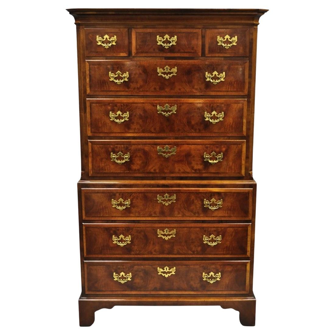 Henredon Aston Court Pecho Alto Cómoda de Caoba Georgiana con Madera de Burl en venta