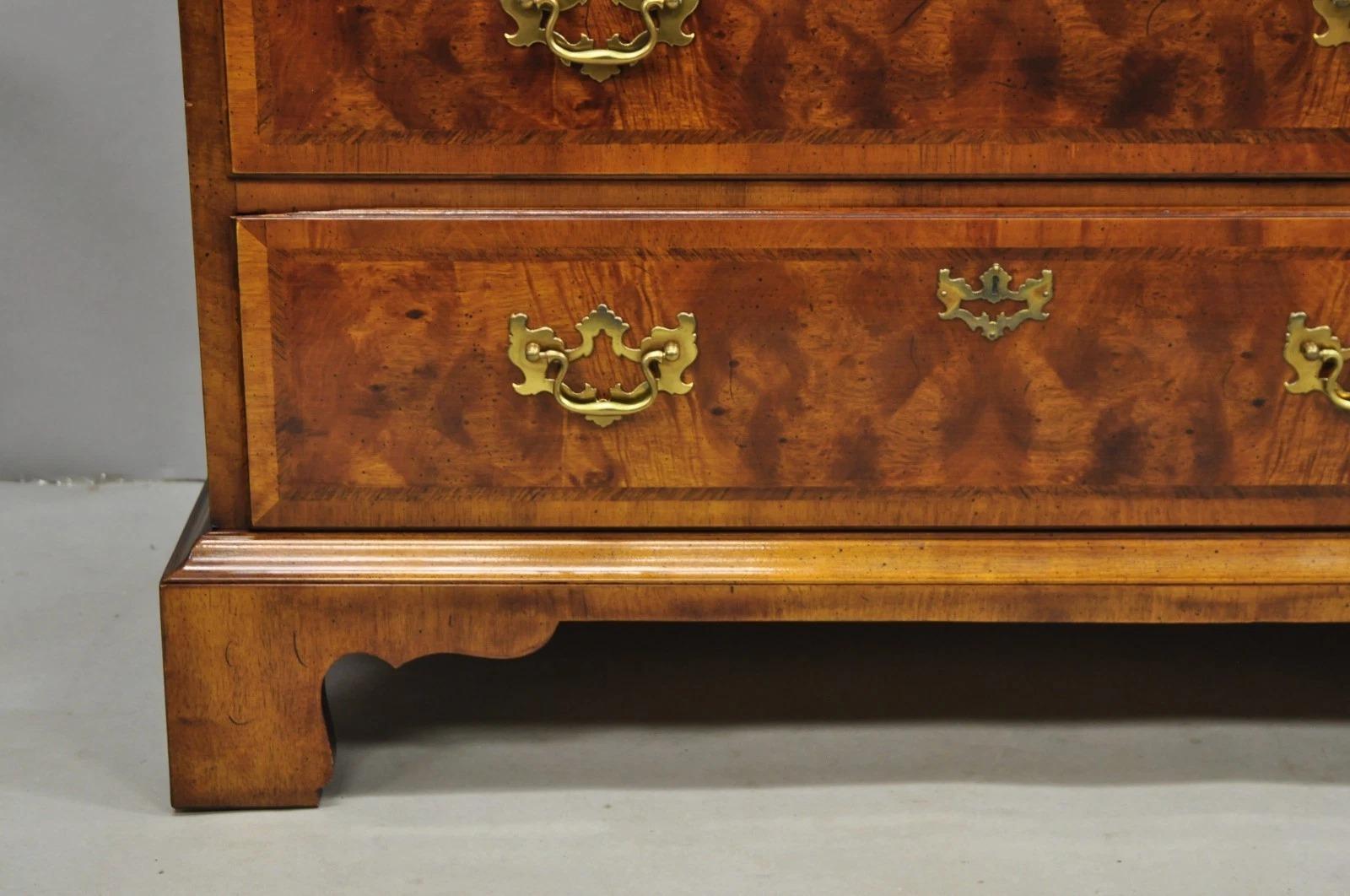 Henredon Aston Court Wurzelholz georgianischen Stil Mahagoni lange Kommode Credenza im Angebot 8