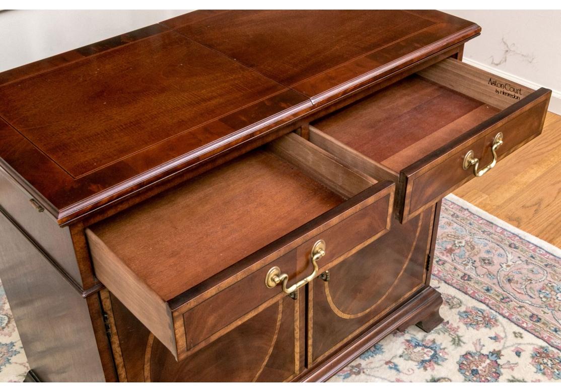 Henredon Aston Court Serveur à abattant en acajou en vente 4