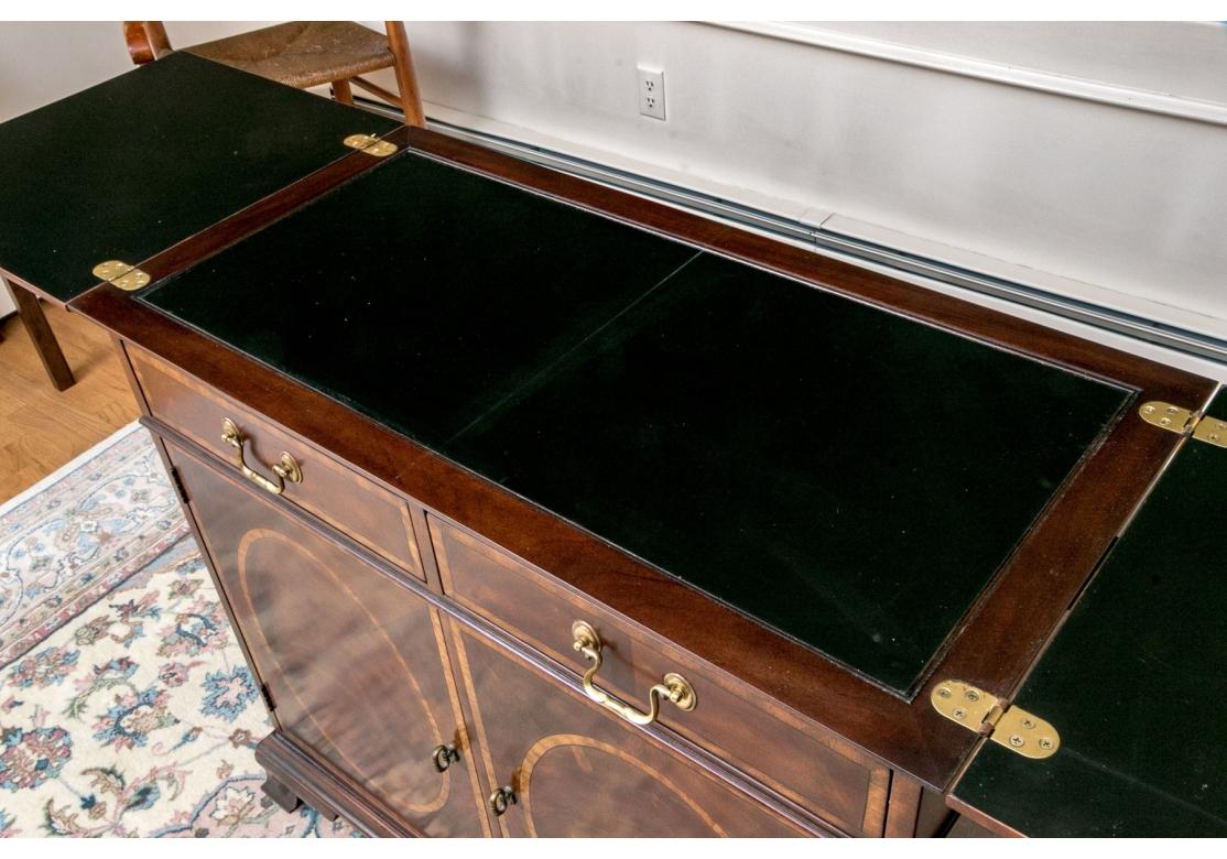 Henredon Aston Court Serveur à abattant en acajou en vente 5