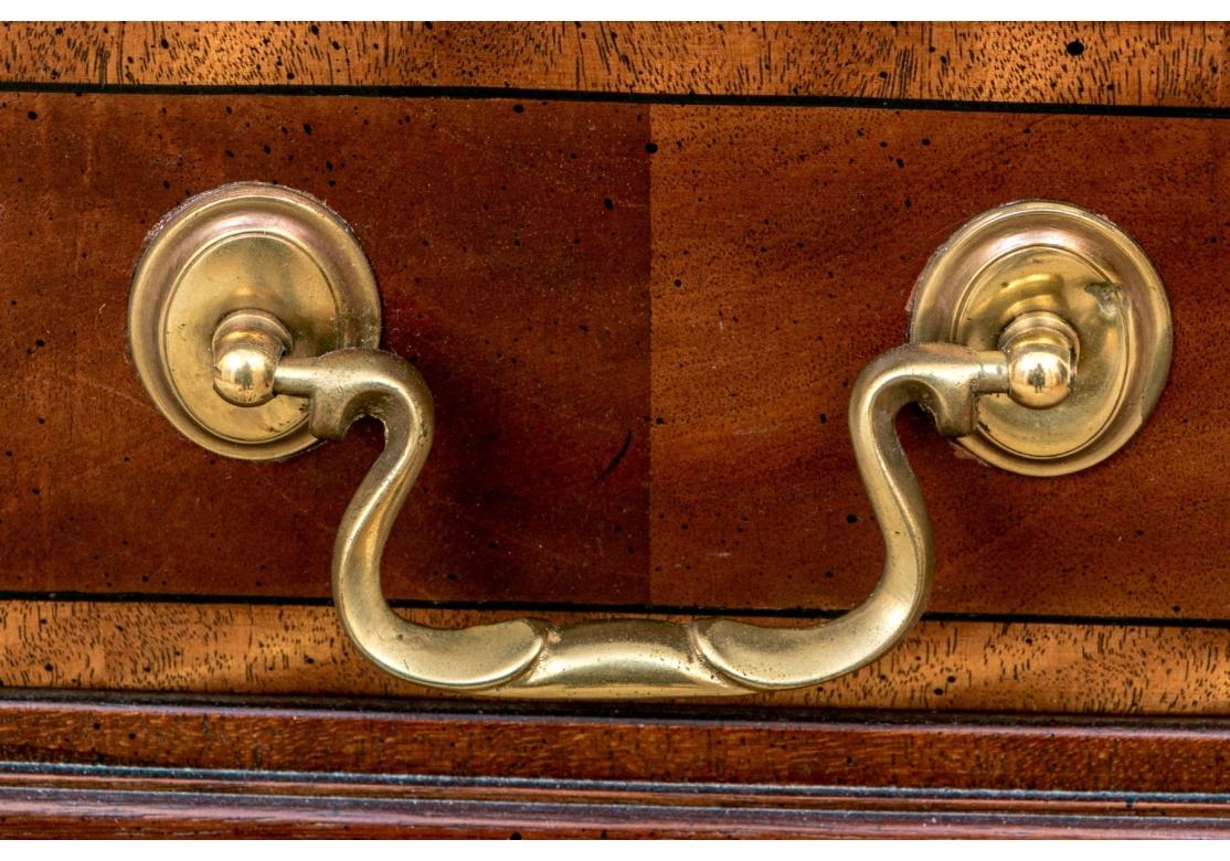 Henredon Aston Court Serveur à abattant en acajou en vente 7