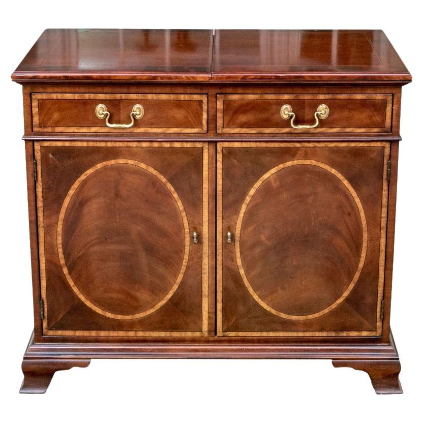 Henredon Aston Court Serveur à abattant en acajou en vente
