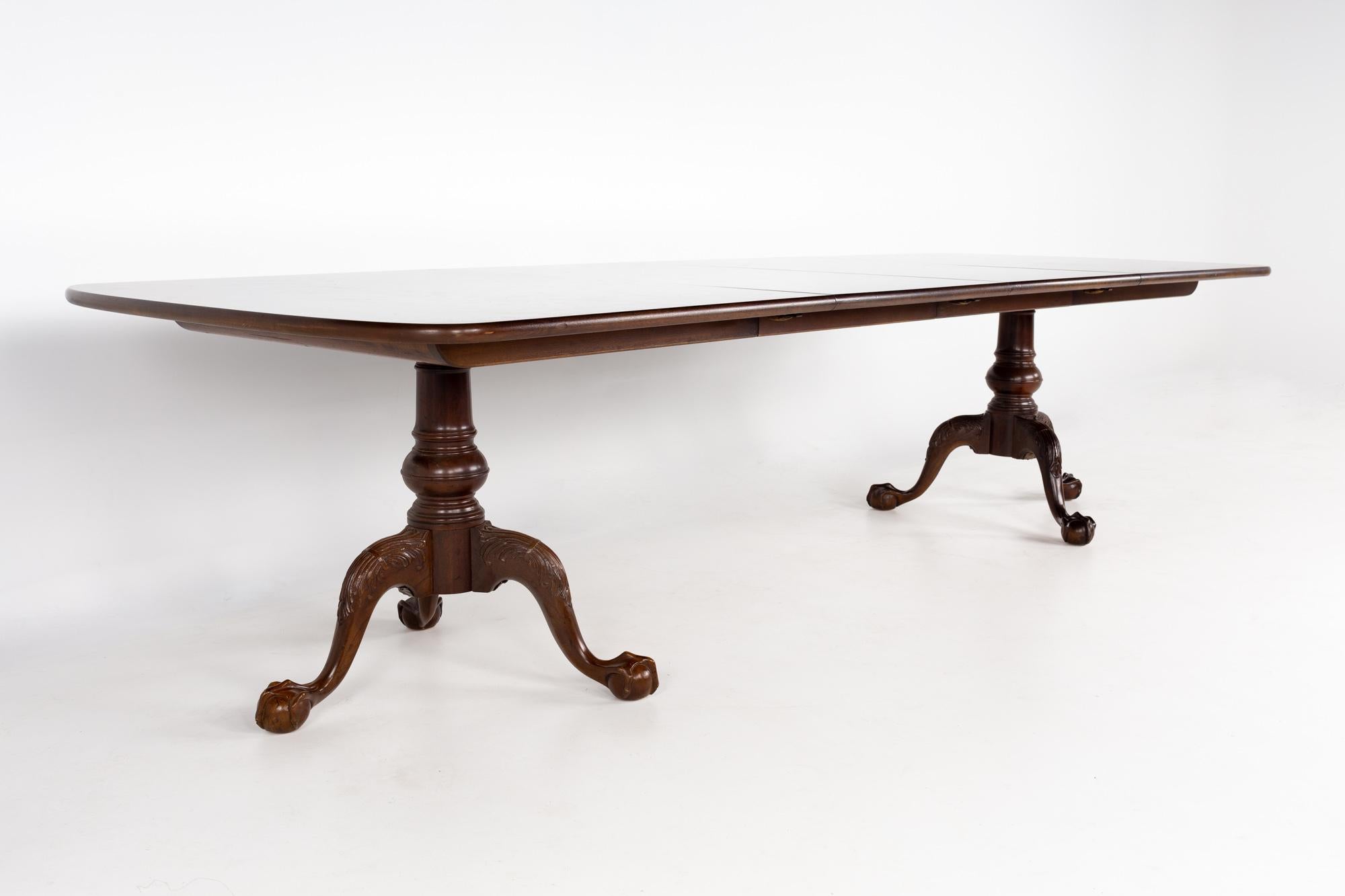 Henredon Aston Court Mahogany Dining Table with 2 Leaves 5