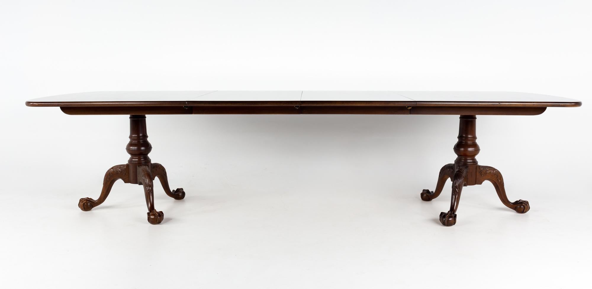 Henredon Aston Court Mahogany Dining Table with 2 Leaves 6