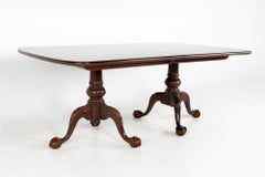 Henredon Aston Court Mahogany Dining Table with 2 Leaves