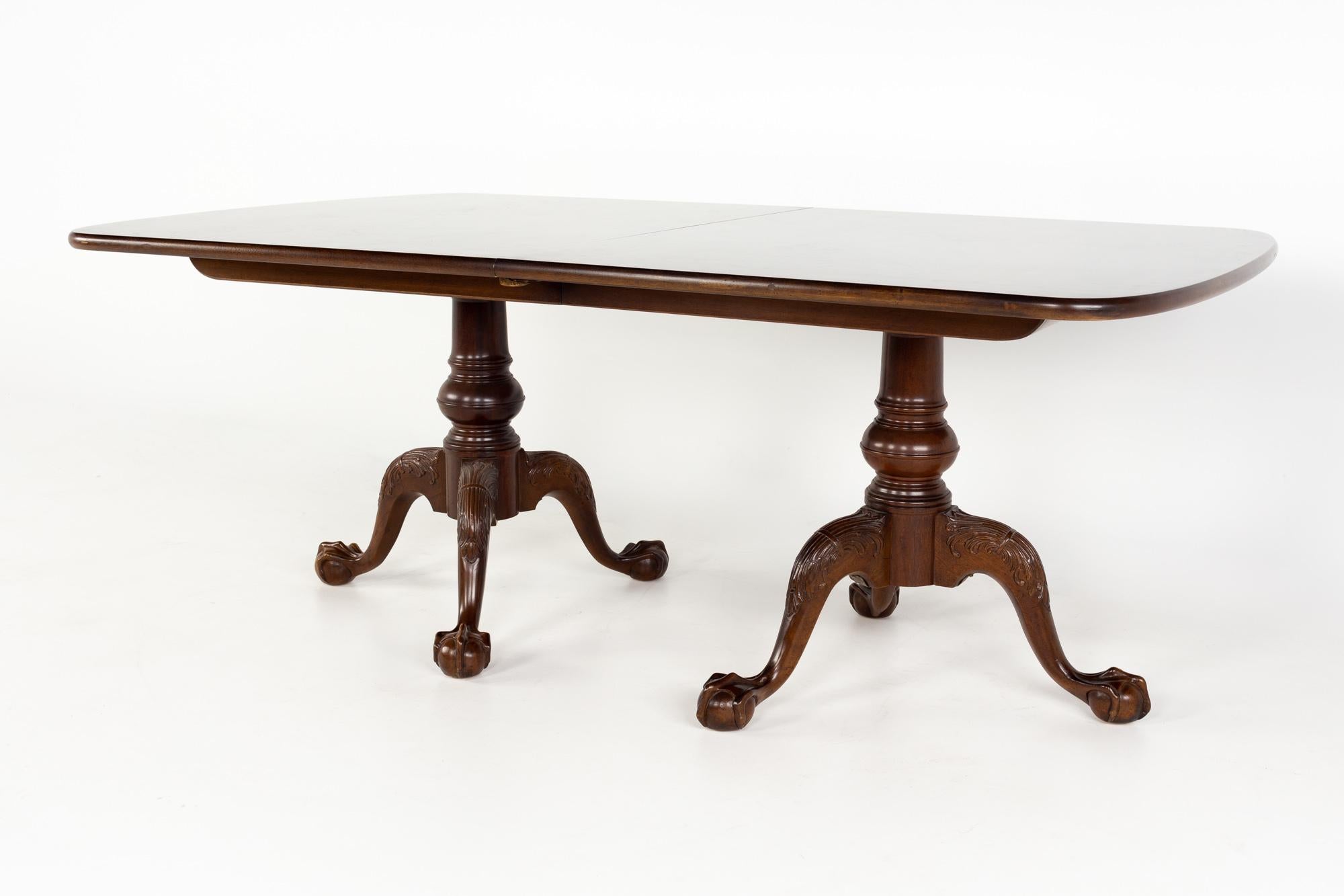 henredon aston court dining table