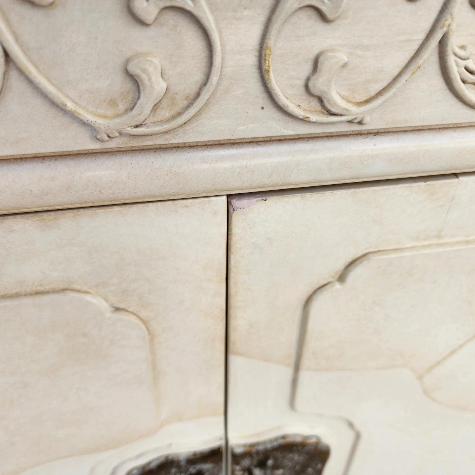 HENREDON Bar Buffet Asian Goat Skin For Sale 7
