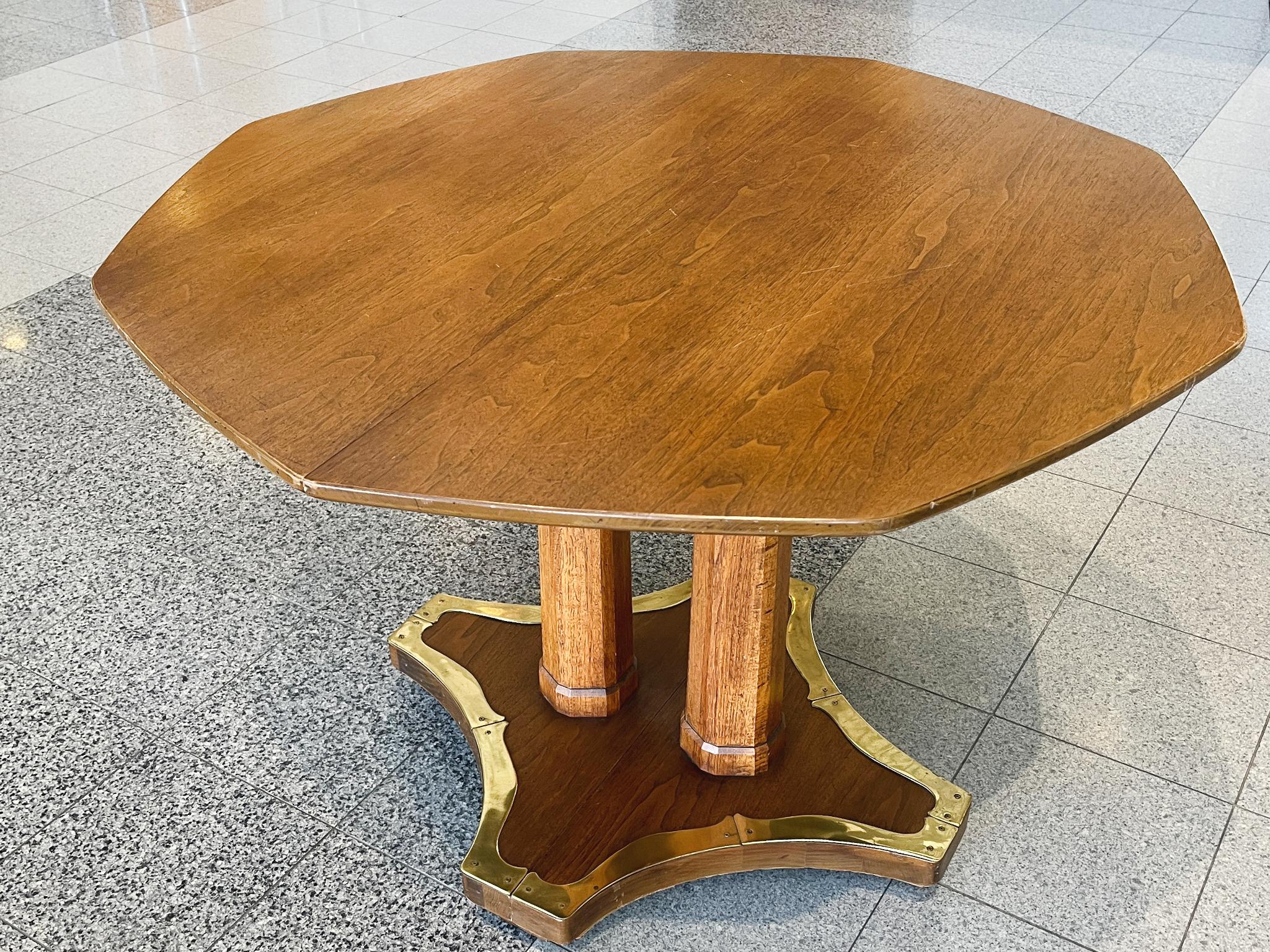 Henredon Biedermeier-Style Extending Dining Table In Good Condition For Sale In New York, NY