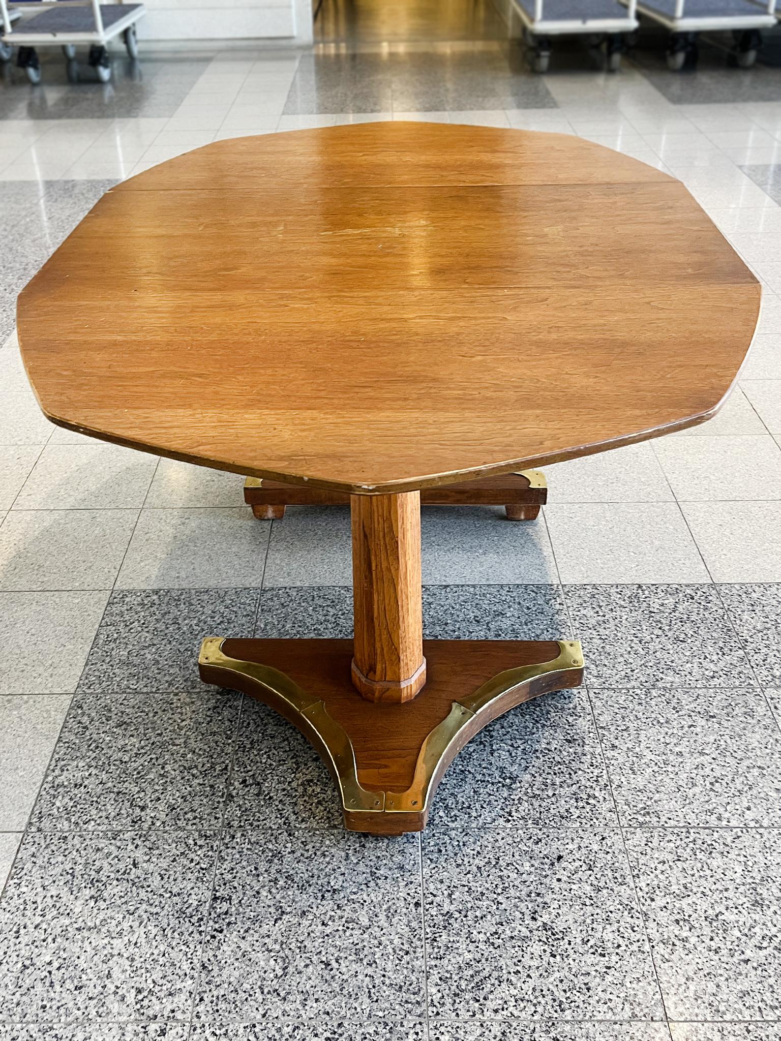 Henredon Biedermeier-Style Extending Dining Table For Sale 2
