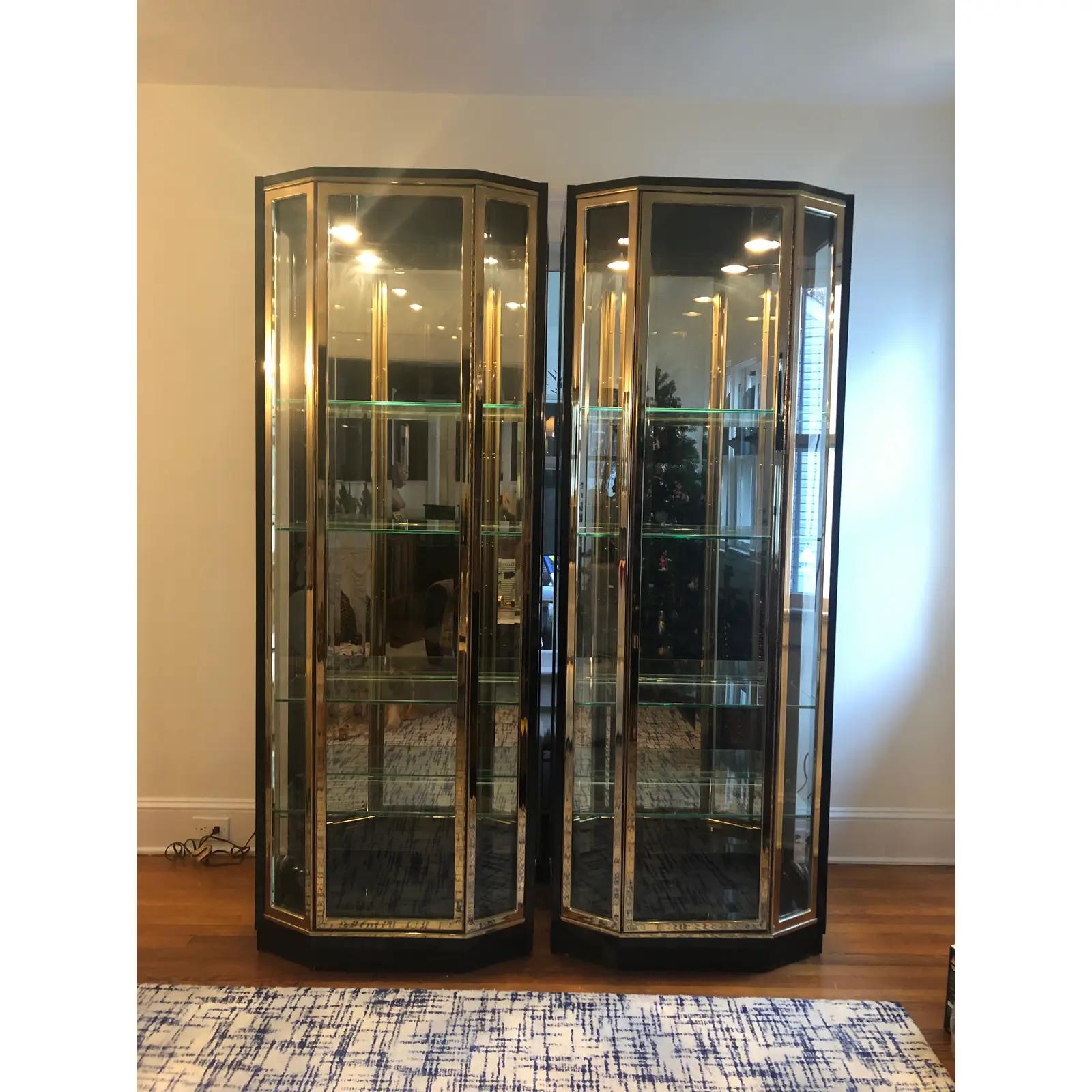 Vitrinas Henredon de latón y laca negra en Bueno estado para la venta en W Allenhurst, NJ