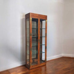 Henredon Bookcase, Etagere, Oak Wood, Glass Shelves, Mirrored panels Mid Century