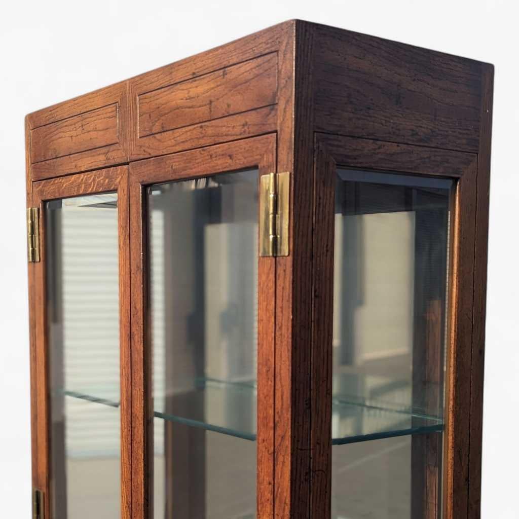 20ième siècle Bibliothèque Henredon, étagère, bois de chêne, étagères en verre, panneaux miroir du milieu du siècle dernier en vente