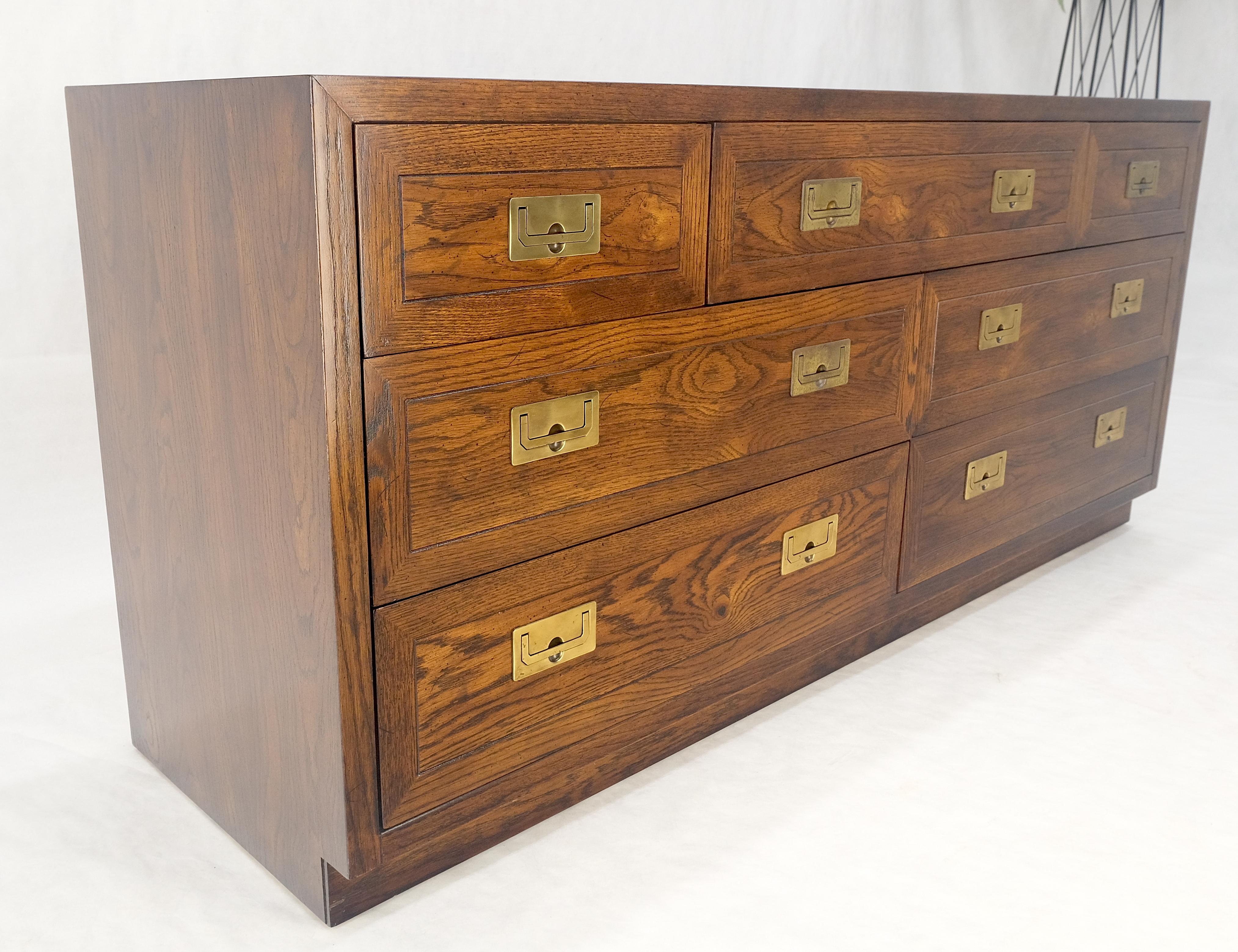 Henredon Campaigner Style 7 Schubladen Compact 64