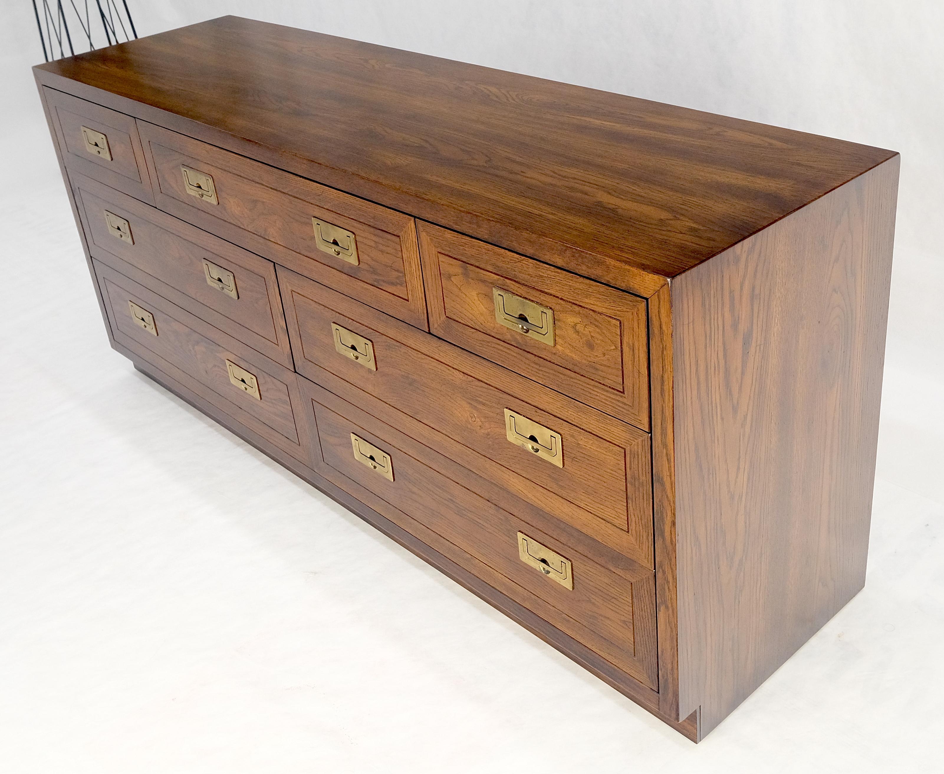 Henredon Campaigner Style 7 Schubladen Compact 64