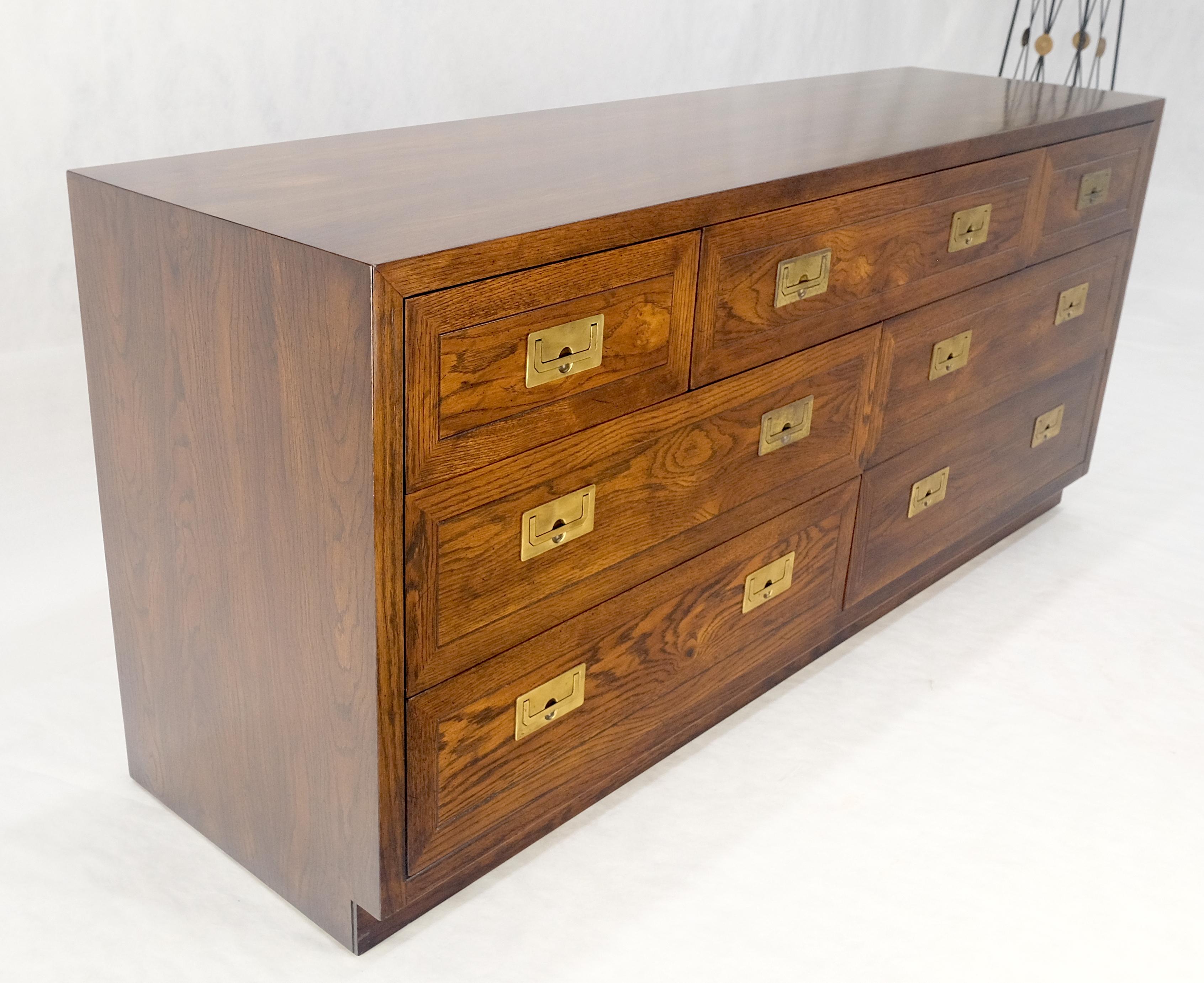 Henredon Campaigner Style 7 Schubladen Compact 64