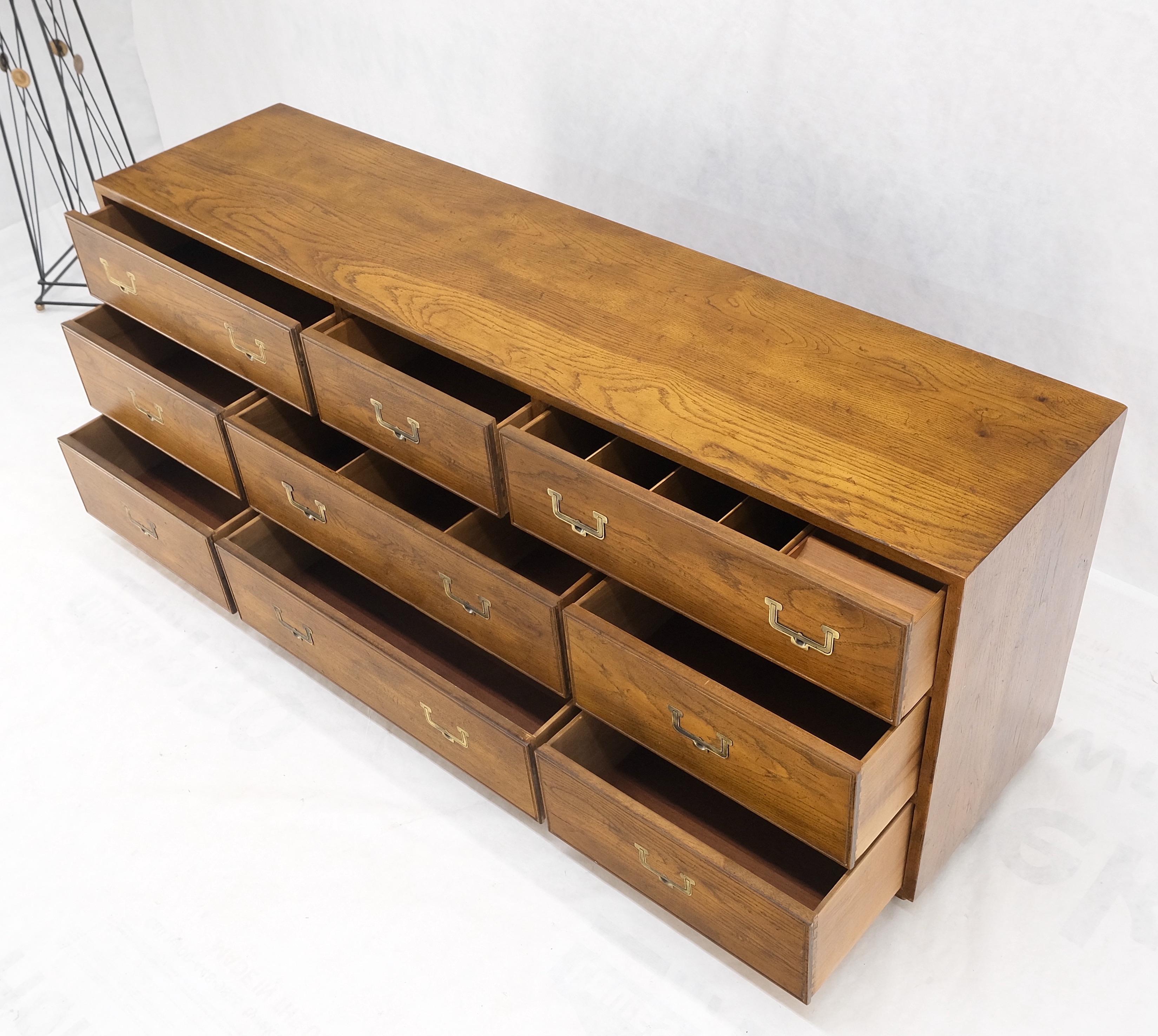 Henredon Campaigner Stil 9 Schubladen Messing Tropfen zieht lange Kommode Credenza Mint!