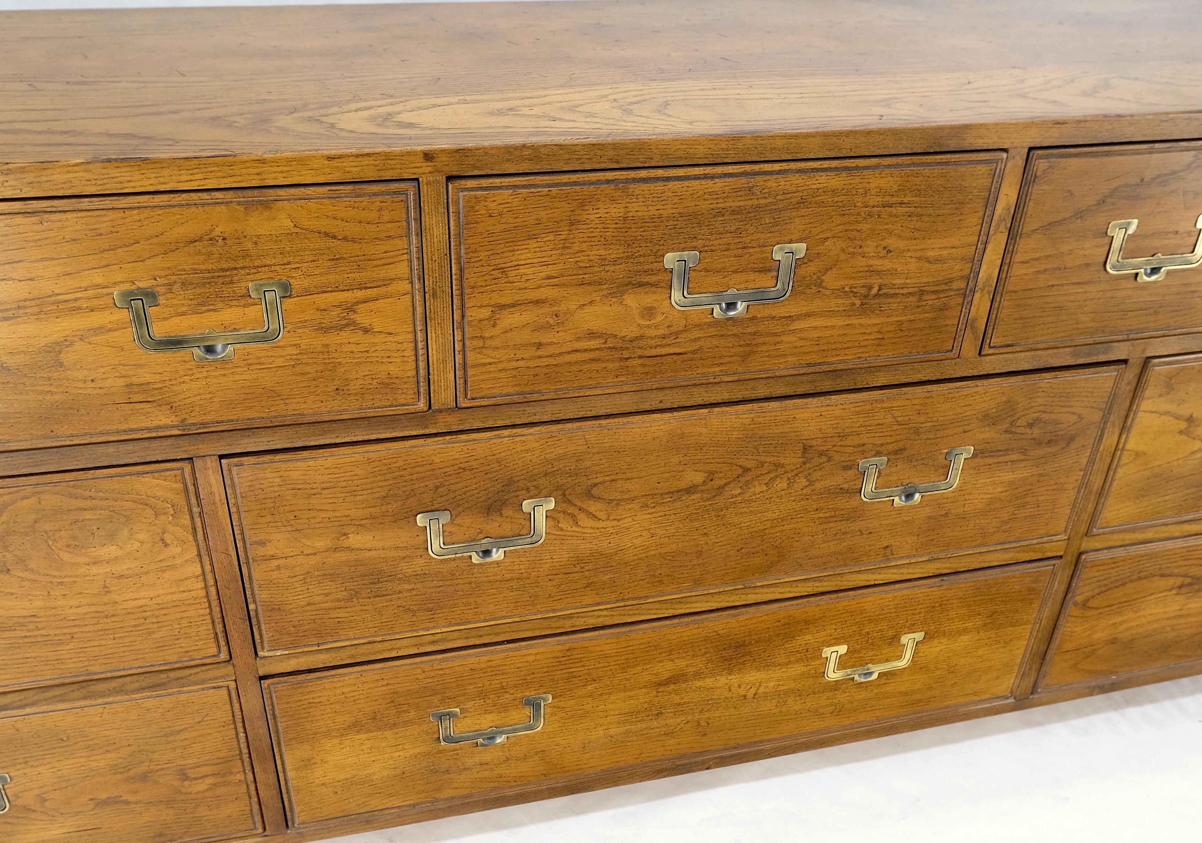 American Henredon Campaign Style 9 Drawers Brass Drop Pulls Long Dresser Credenza Mint! For Sale
