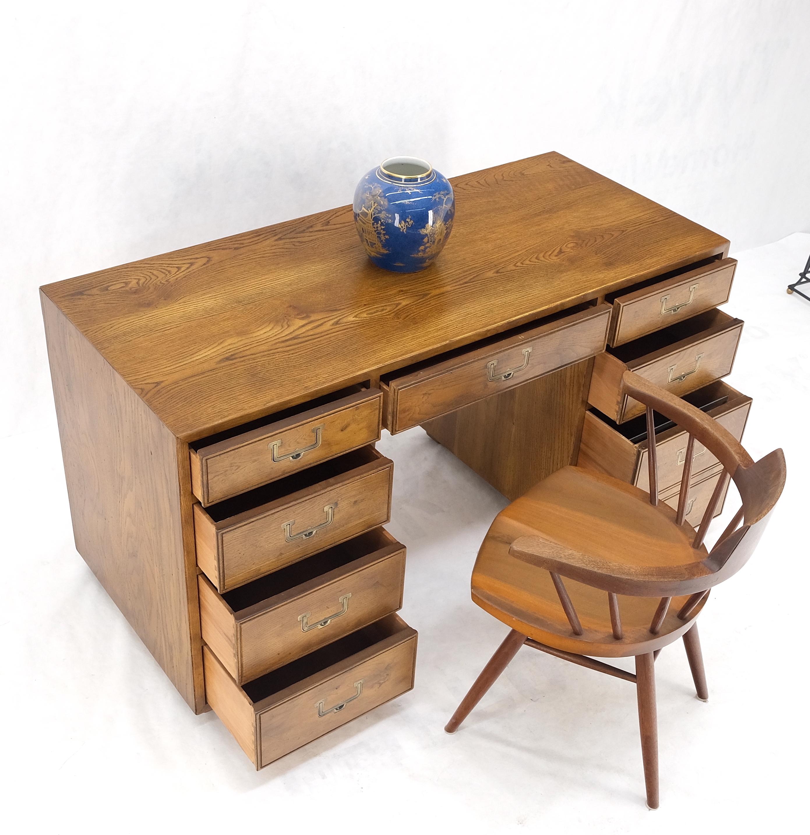 Henredon double pedestal campaign style Mid-Century Modern desk w/ brass drop pulls mint!